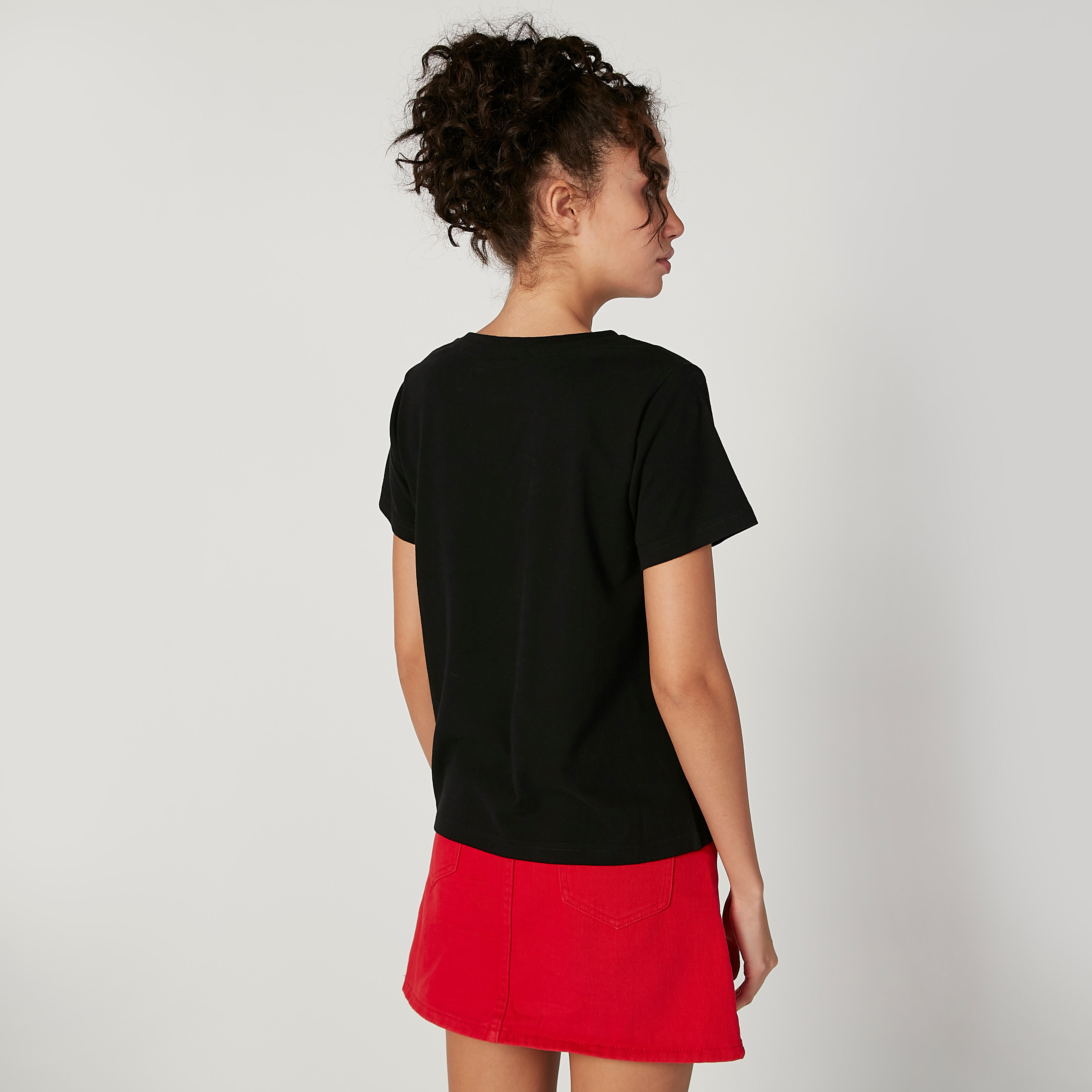 تيشيرت بياقة مستديرة وأكمام قصيرة وطبعات سمايلي وورلد-women-clothing-tshirts-image-2