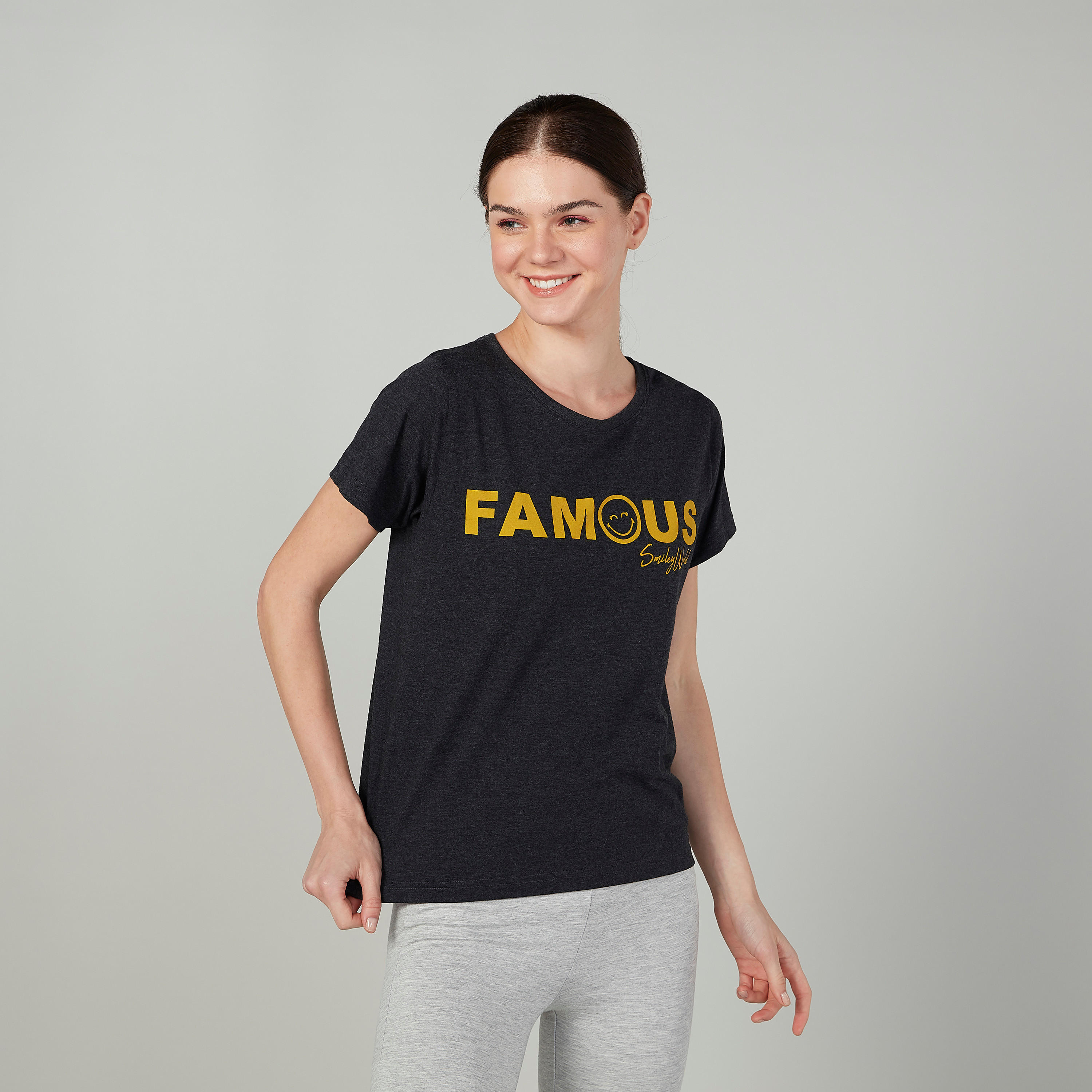 تيشيرت مستدام بأكمام قصيرة وطبعات سمايلي وورلد -women-clothing-tshirts-image-1