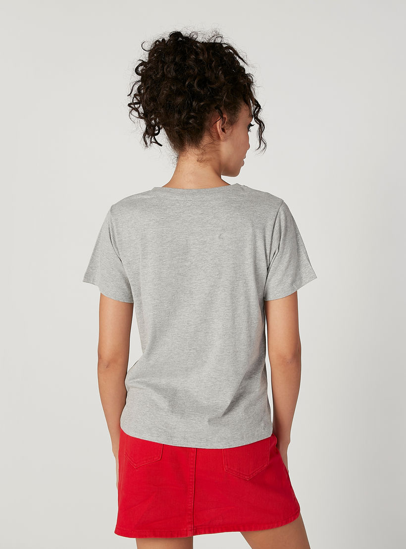 تيشيرت بياقة مستديرة وأكمام قصيرة وطبعات سمايلي وورلد-women-clothing-tshirts-image-2