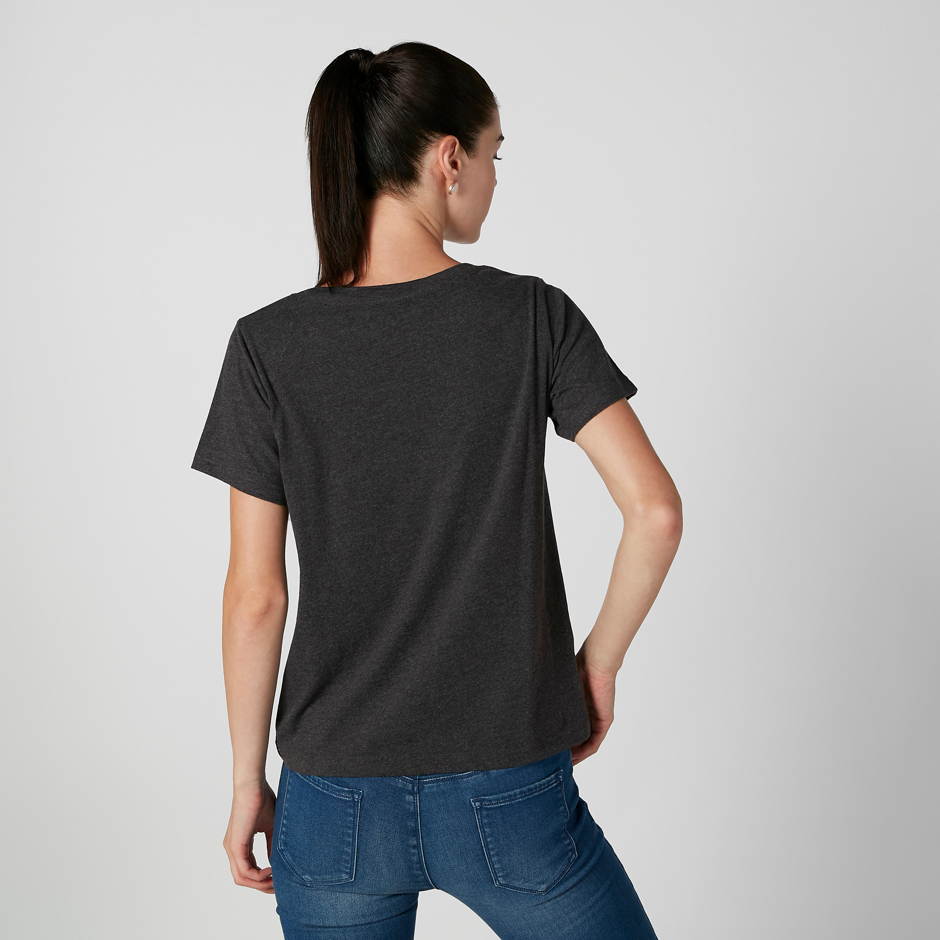 تيشيرت مستدام بياقة مستديرة وطبعات سمايلي وورلد-women-clothing-tshirts-image-4