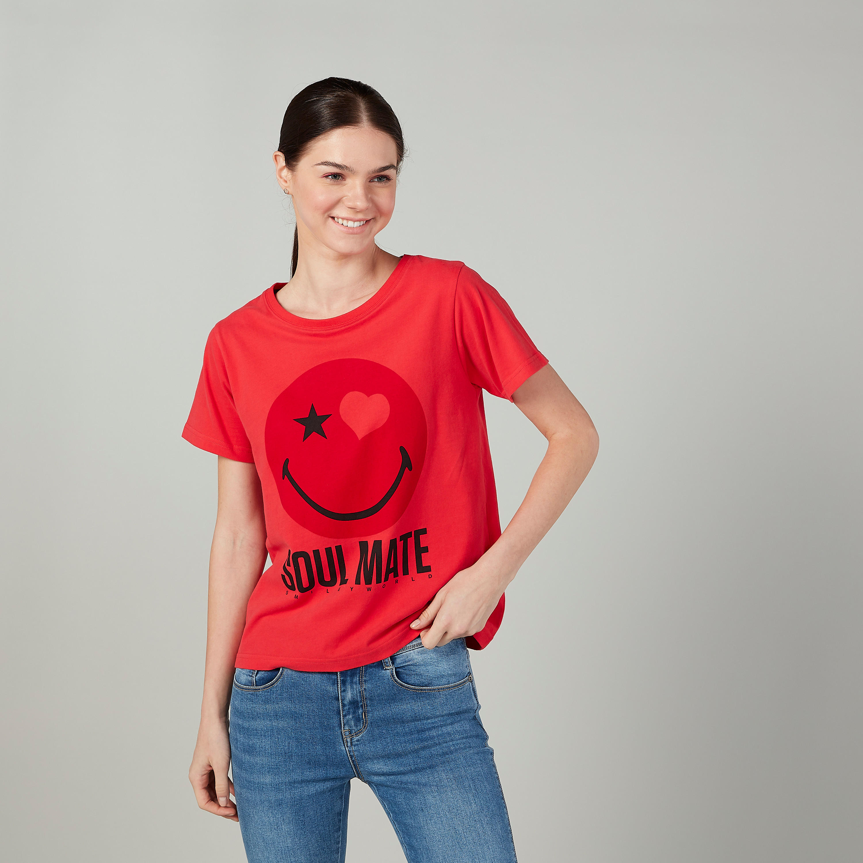 تيشيرت مستدام بأكمام قصيرة وطبعات سمايلي وورلد -women-clothing-tshirts-image-1