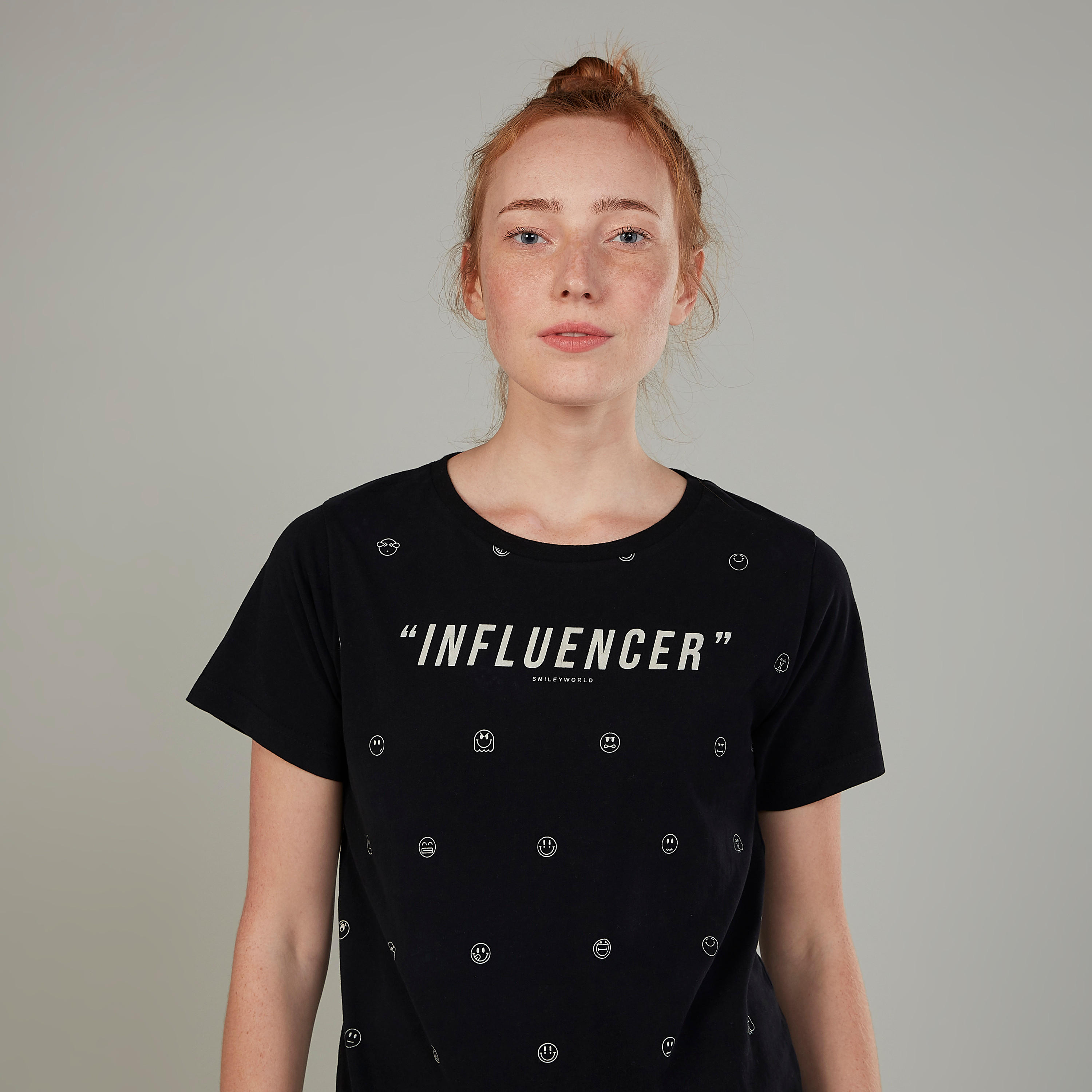 تيشيرت مستدام بقبّعة وأكمام قصيرة وطبعات -women-clothing-tshirts-image-3