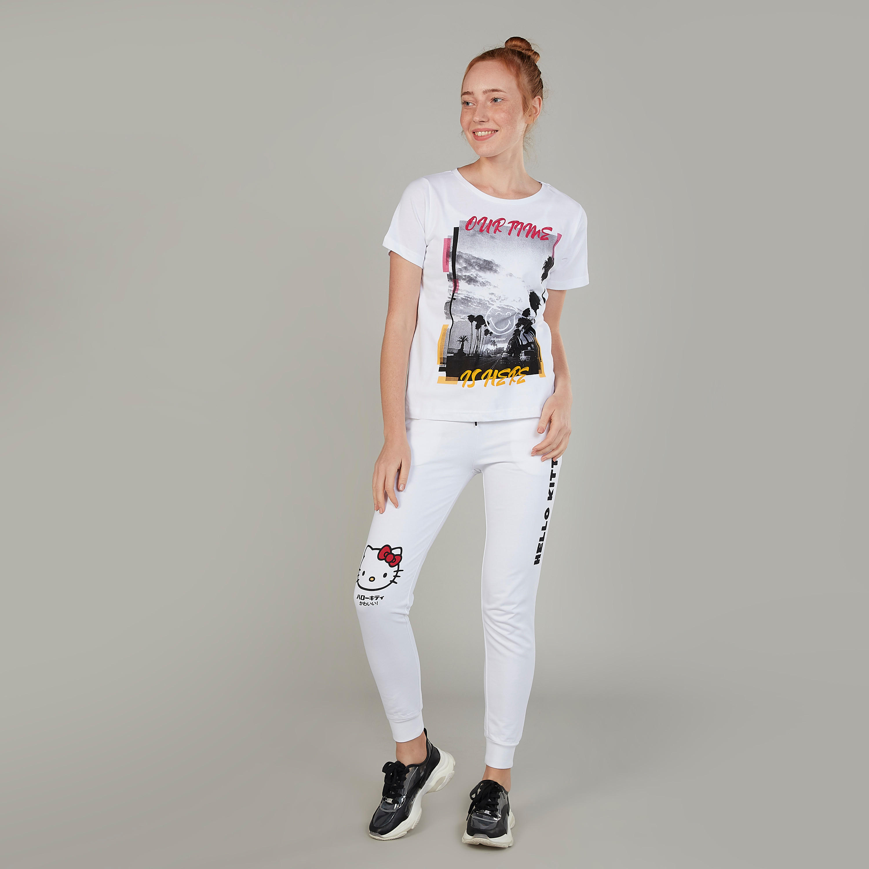 تيشيرت بياقة مستديرة وأكمام قصيرة وطبعات سمايلي وورلد-women-clothing-tshirts-image-2