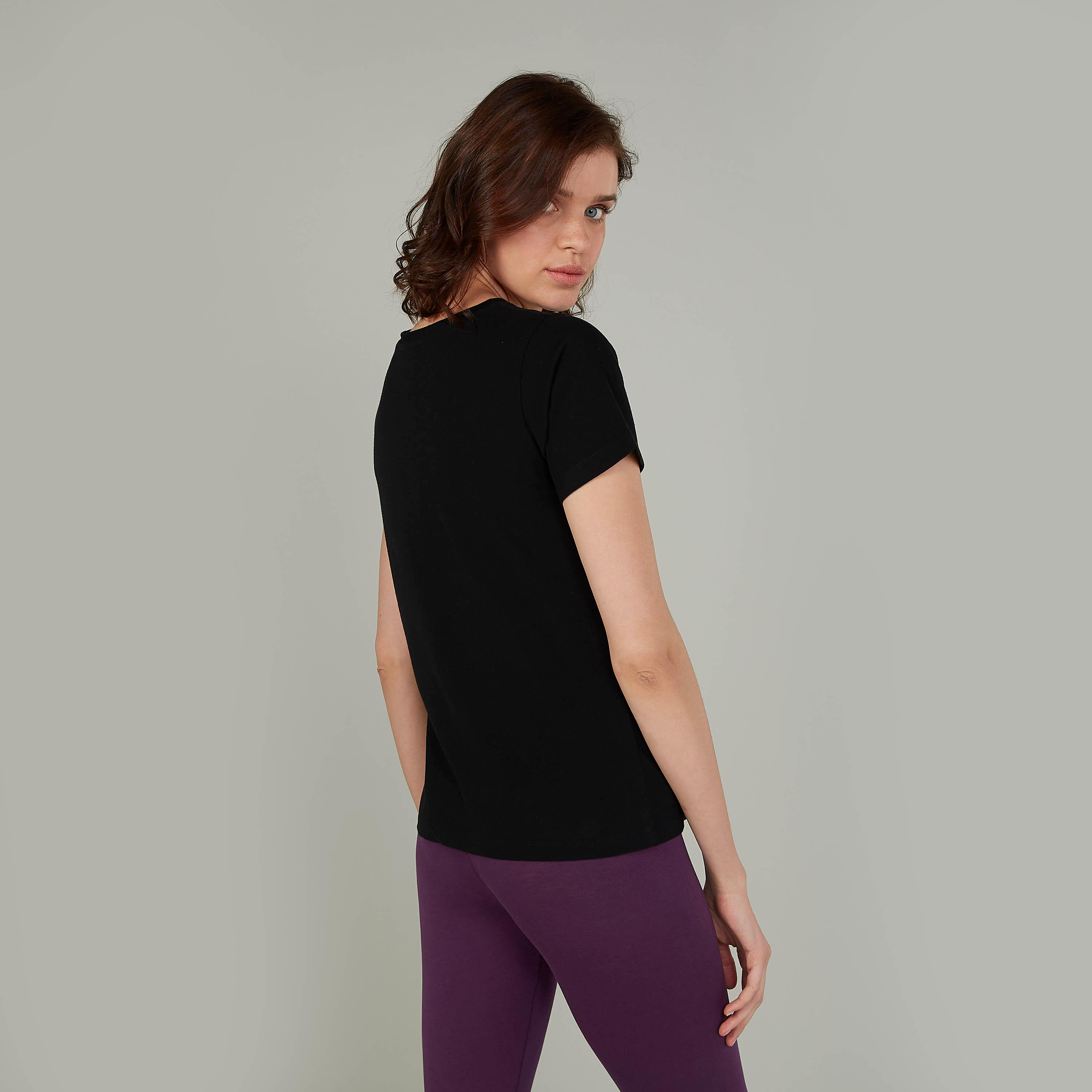 تيشيرت بياقة مستديرة وأكمام قصيرة وطبعات سمايلي وورلد-women-clothing-tshirts-image-4