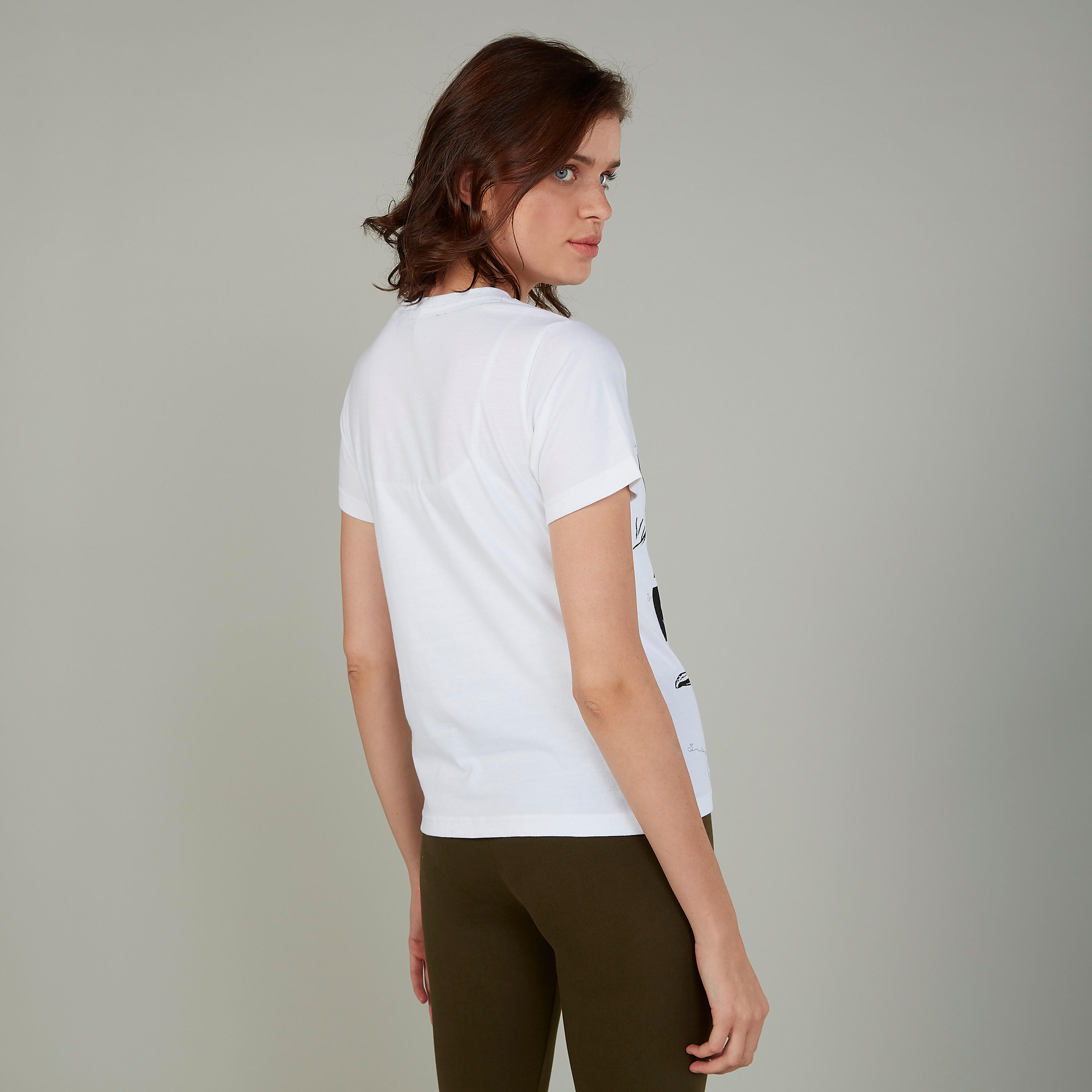 تيشيرت بياقة مستديرة وأكمام قصيرة وطبعات سمايلي وورلد-women-clothing-tshirts-image-4