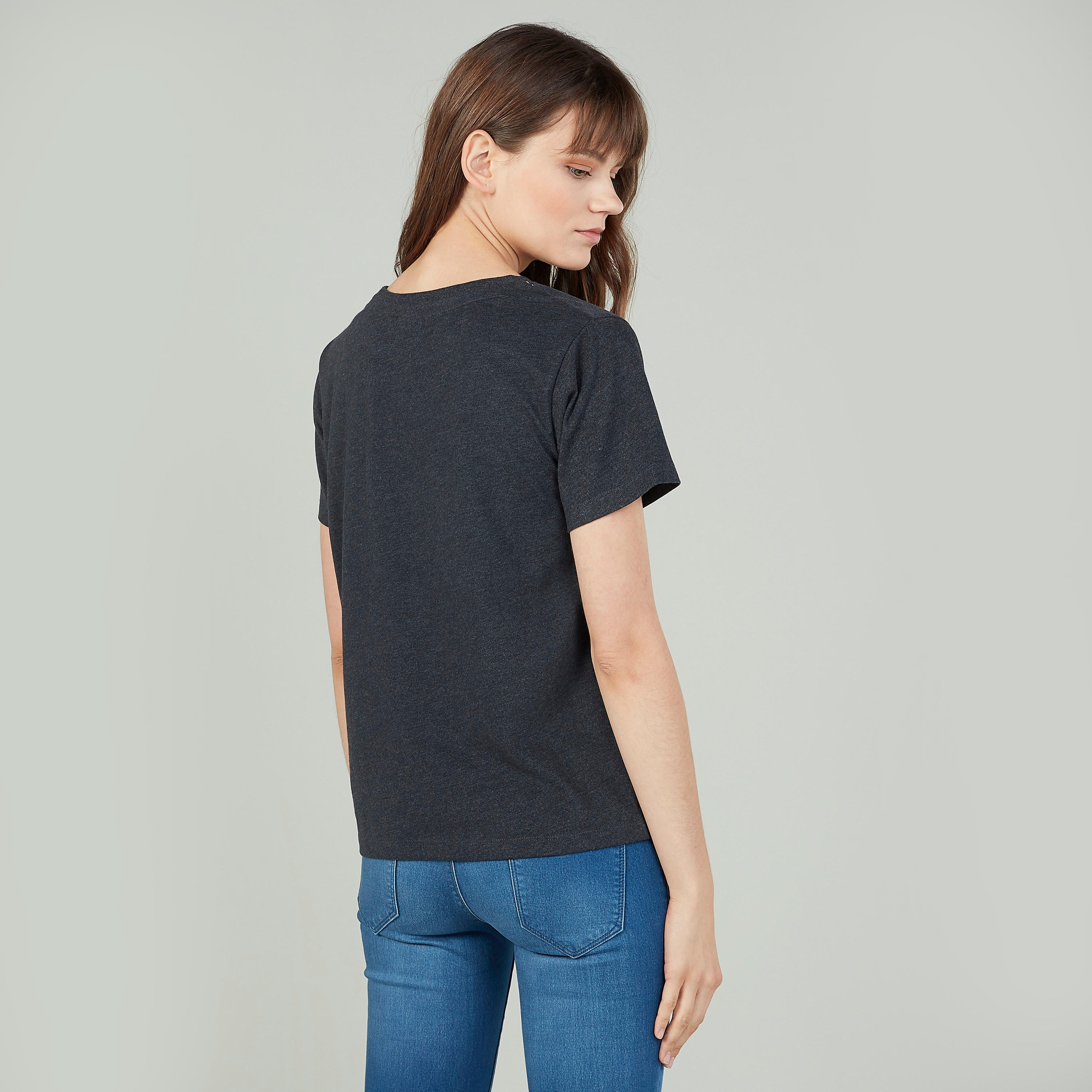 تيشيرت بياقة مستديرة وأكمام قصيرة وطبعات سمايلي وورلد-women-clothing-tshirts-image-4