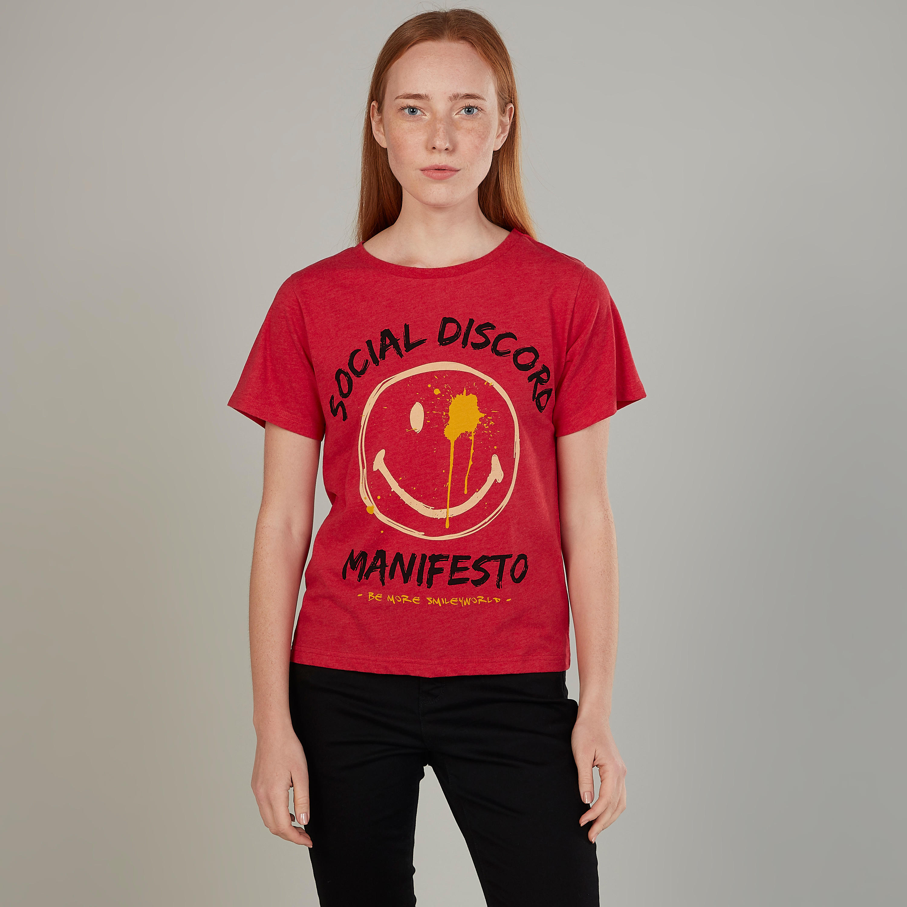 تيشيرت بياقة مستديرة وأكمام قصيرة وطبعات سمايلي وورلد-women-clothing-tshirts-image-1