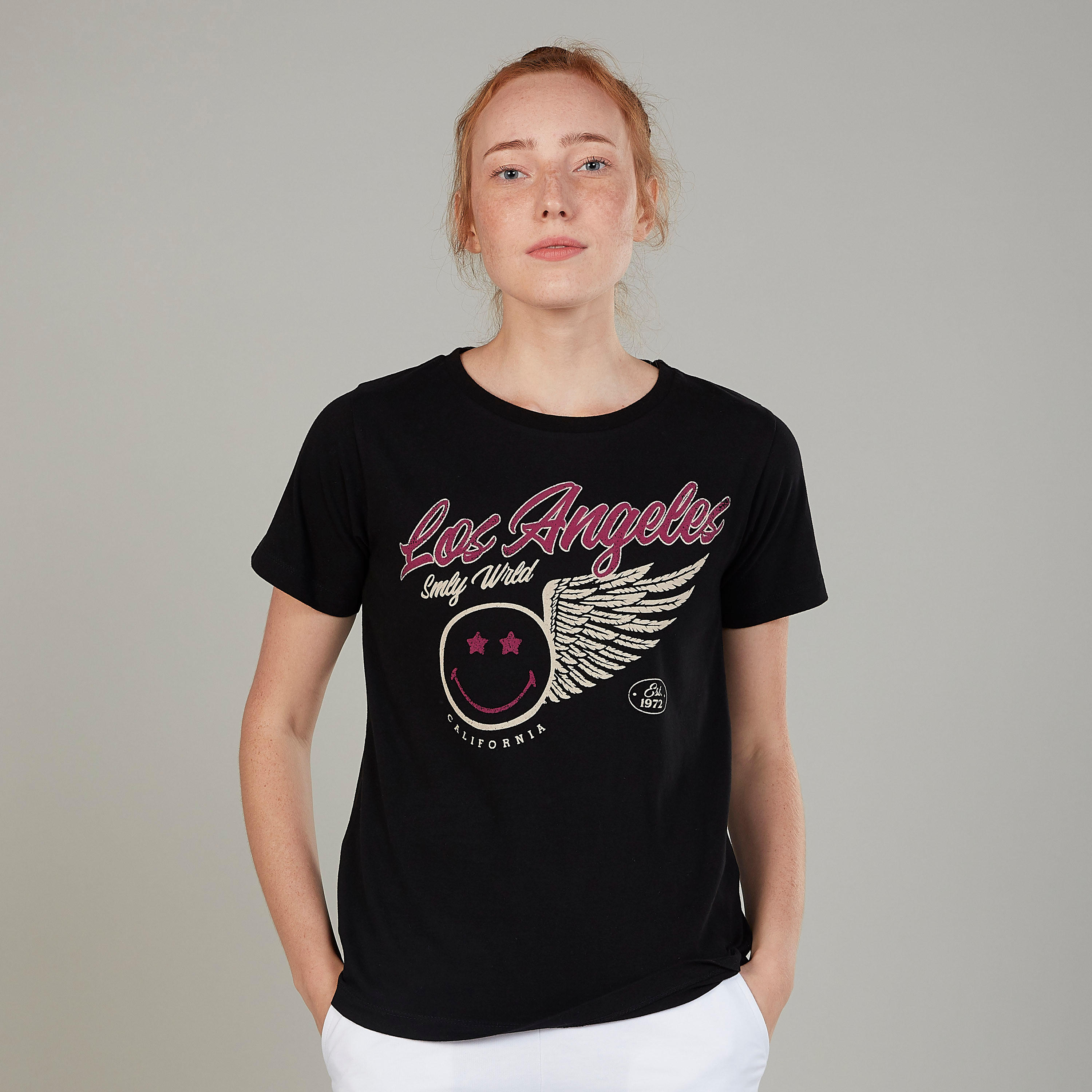 تيشيرت بياقة مستديرة وأكمام قصيرة وطبعات سمايلي وورلد-women-clothing-tshirts-image-1