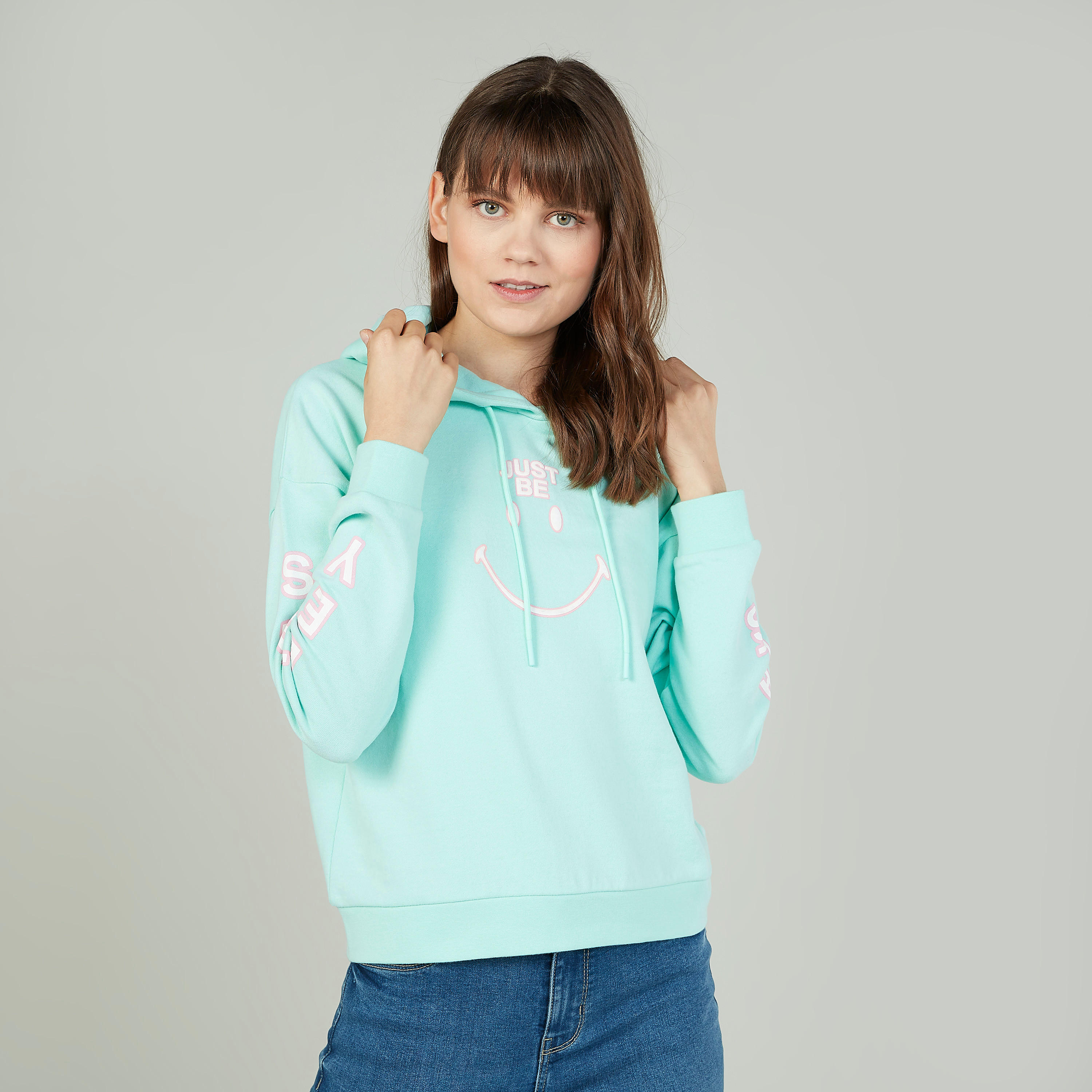 سويت شيرت سليم بأكمام طويلة وطبعات سمايلي وورلد-women-winterwear-hoodiesandsweatshirts-hoodies-image-6