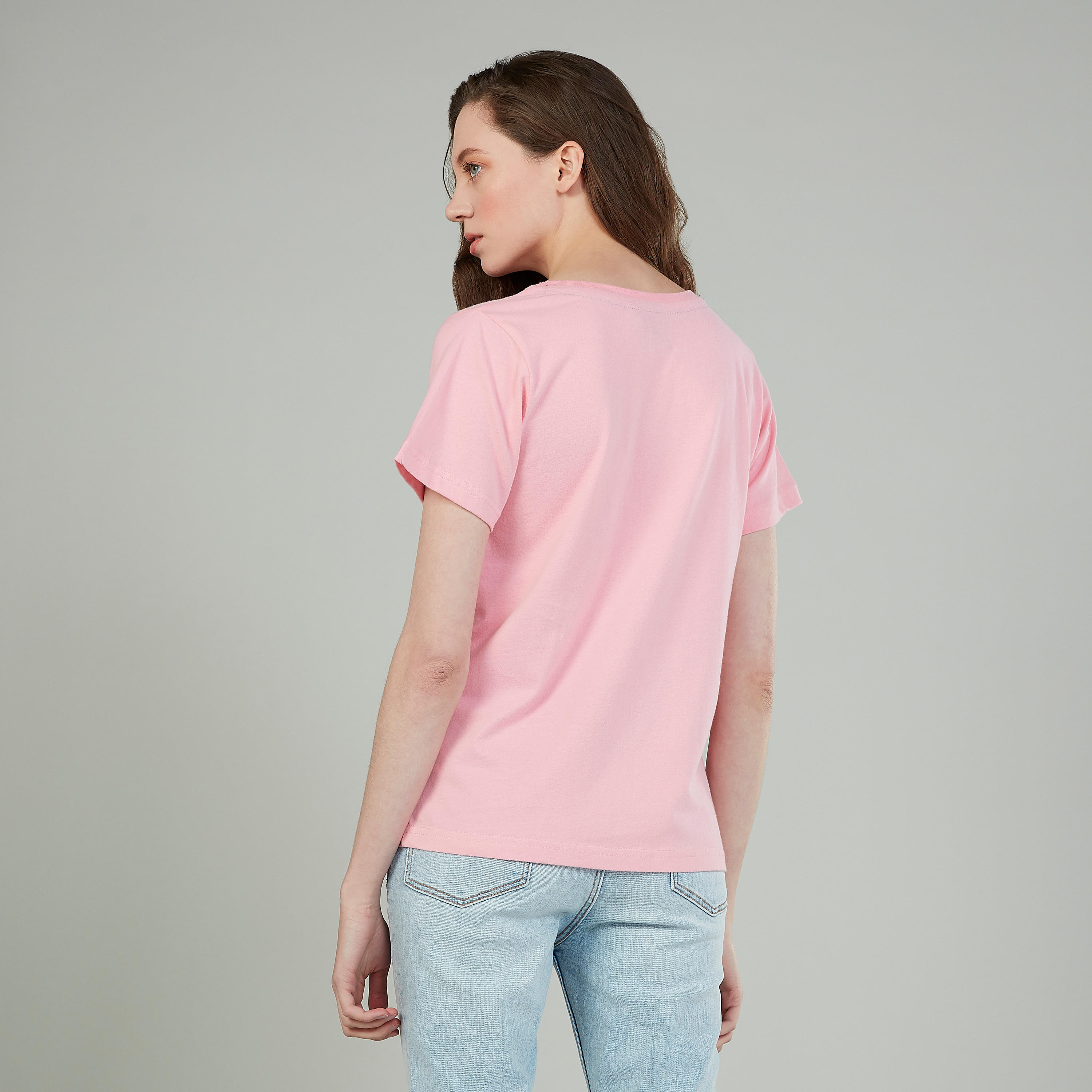 تيشيرت بياقة ضيّقة وأكمام قصيرة وطبعات سمايلي وورلد-women-clothing-tshirts-image-4