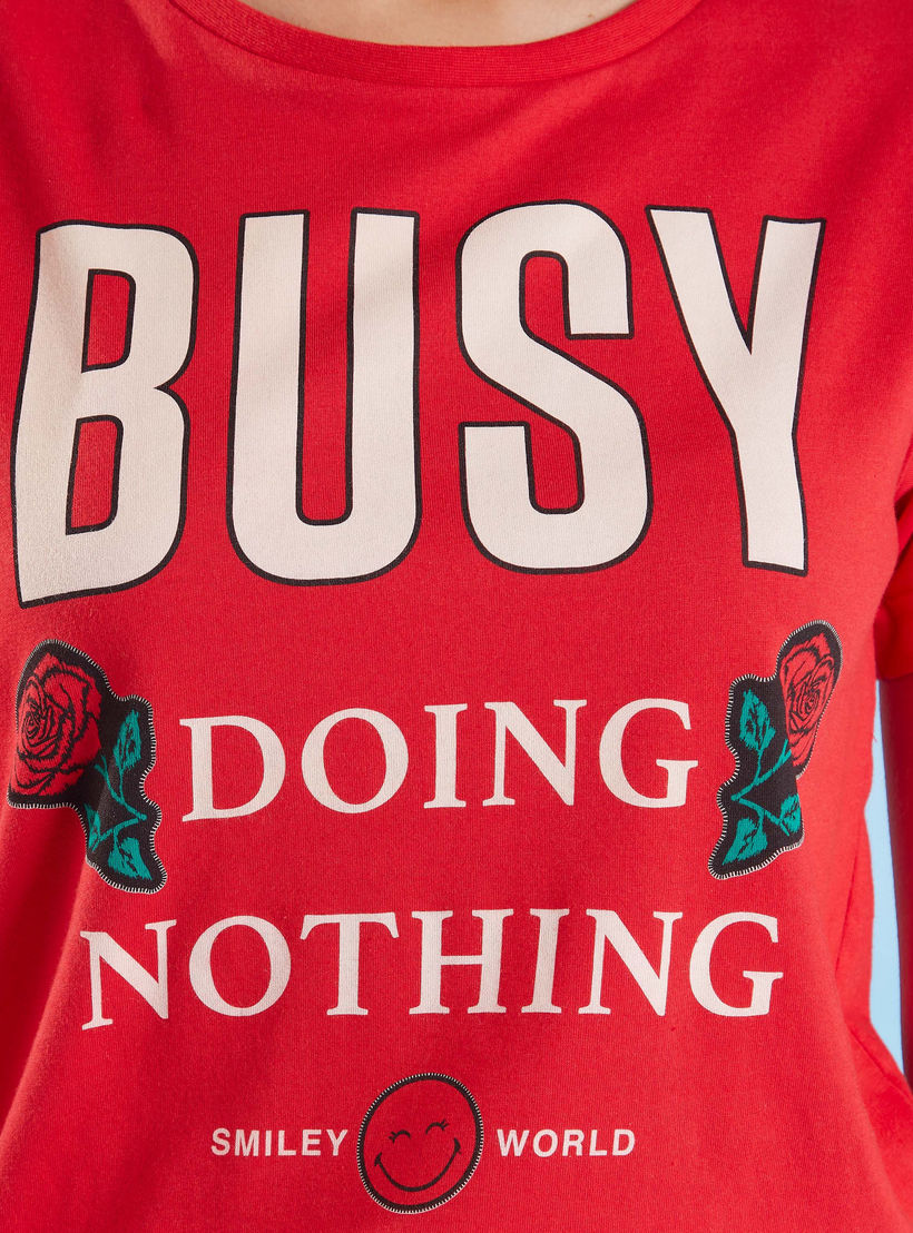 تيشيرت بياقة مستديرة وأكمام قصيرة وطبعات سمايلي وورلد-women-clothing-tshirts-image-3