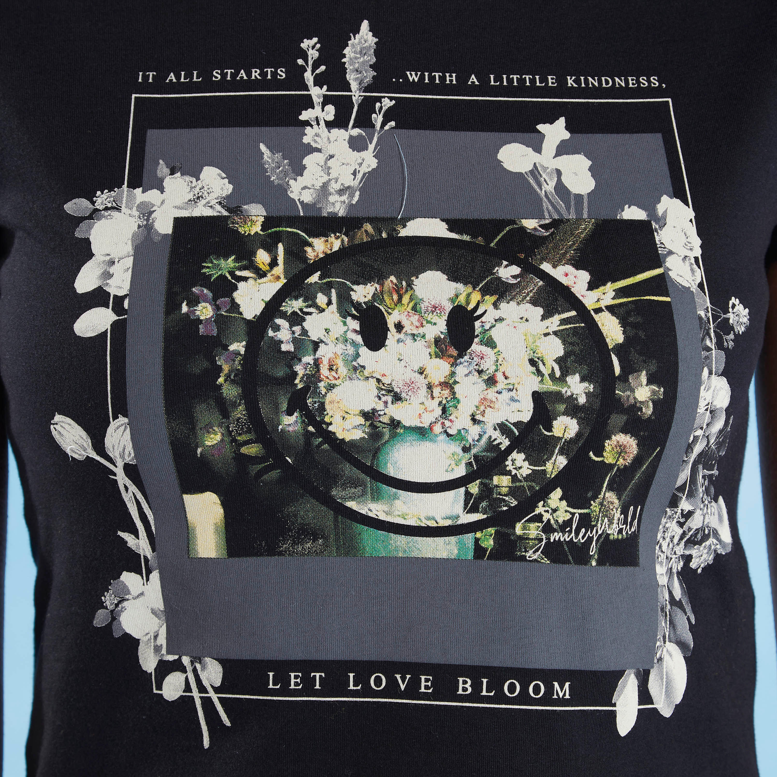 تيشيرت بياقة ضيقة وأكمام كاب وطبعات جرافيك سمايلي وورلد-women-clothing-tshirts-image-3