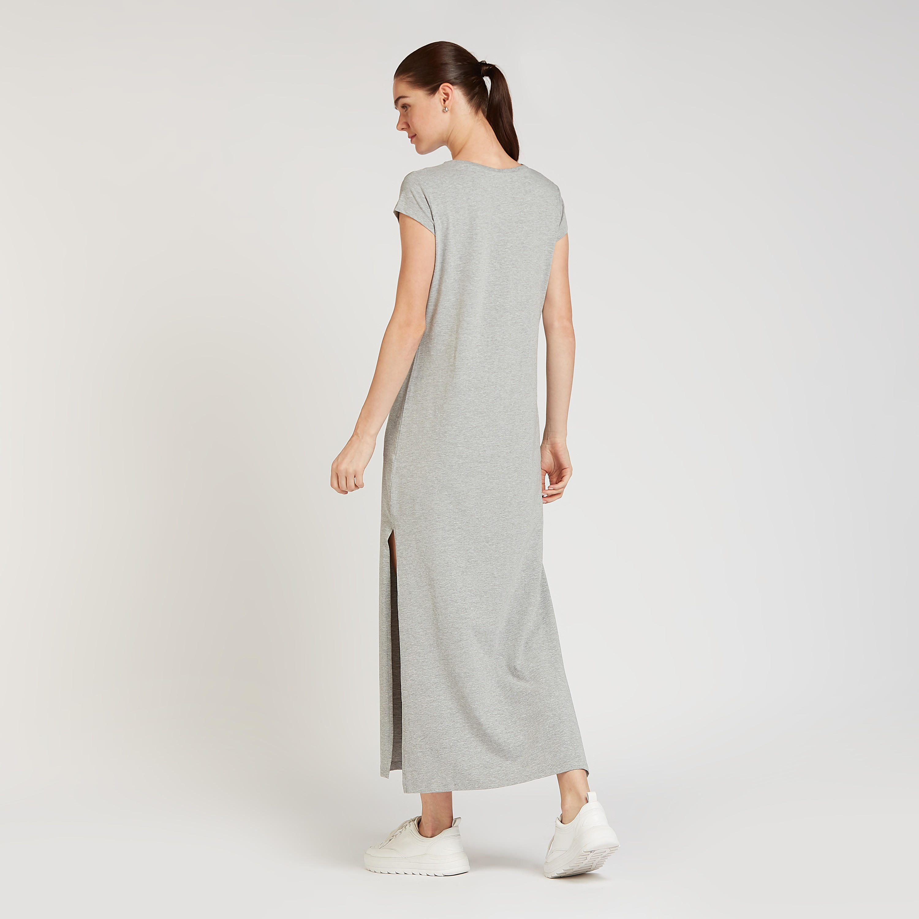 فستان تيشيرت ماكسي بأكمام كاب وشق جانبي وطبعات سمايلي وورلد-women-clothing-dresses-image-4