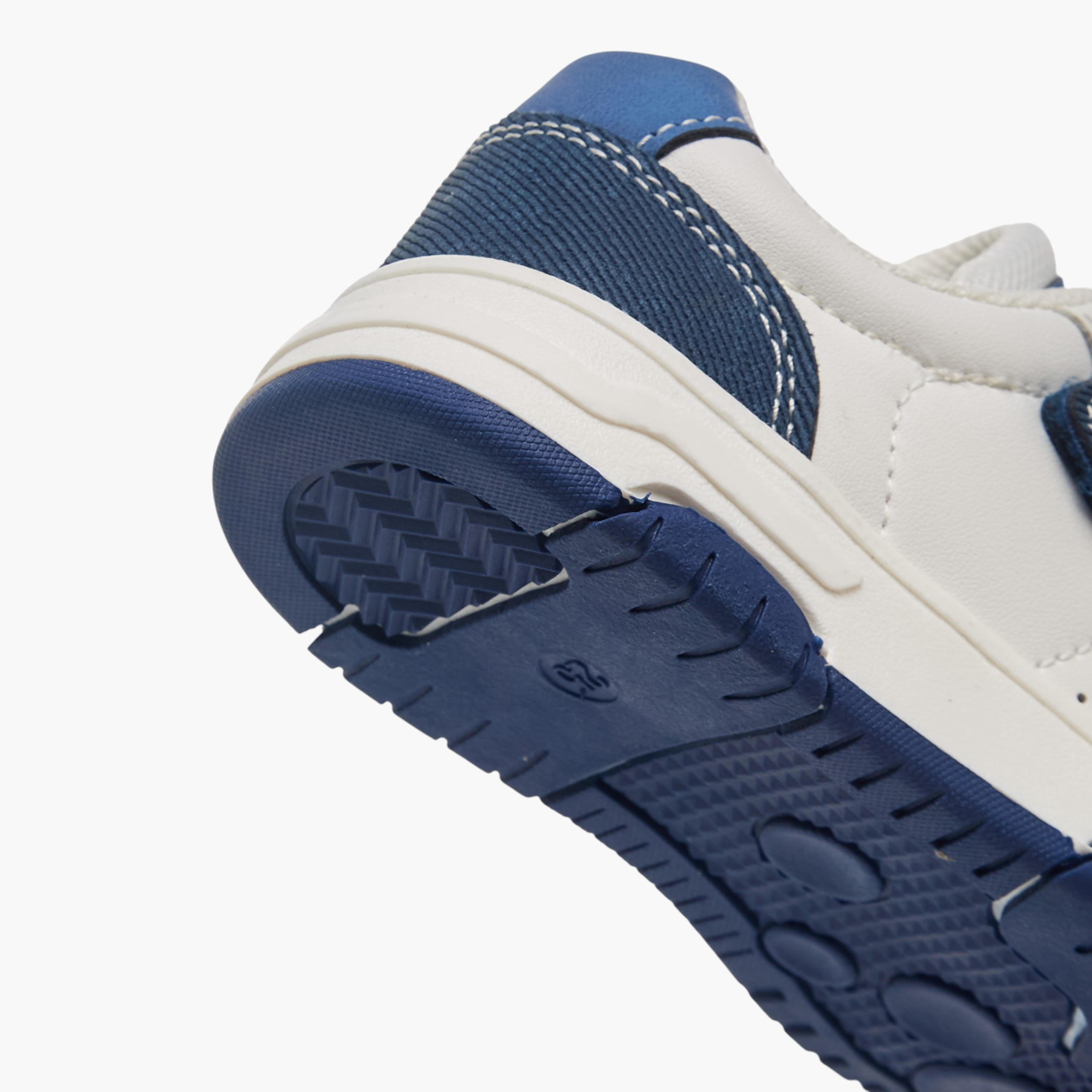 حذاء سنيكرز بشريط إغلاق لاصق للأولاد من جونيورز-boys-shoes-sneakers-image-5