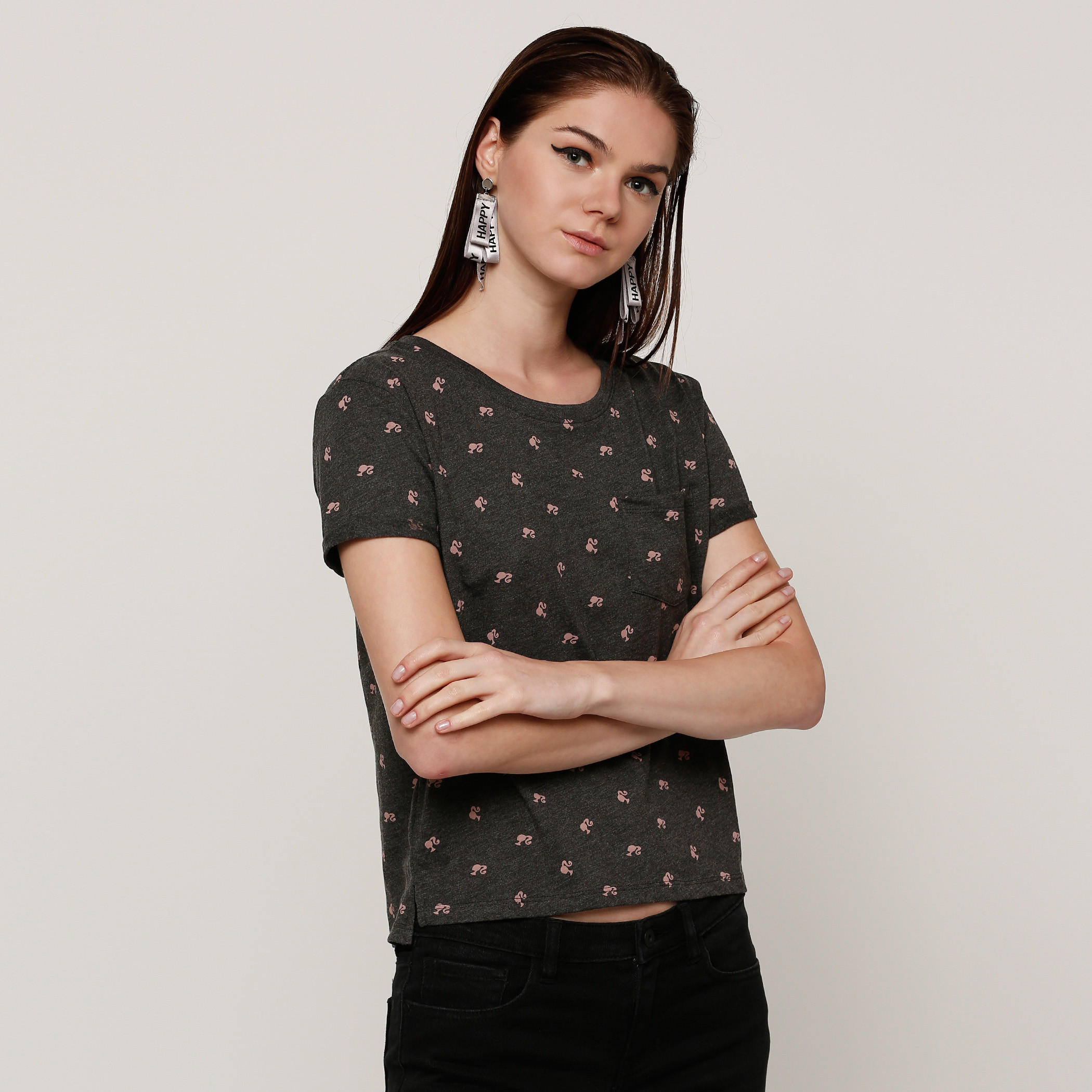 تيشيرت بياقة مستديرة وطبعات باربي-women-clothing-tshirts-image-5