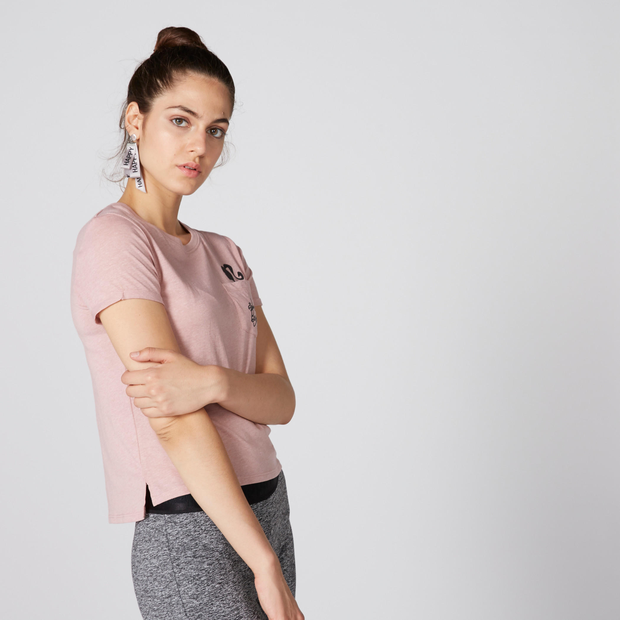 بلوزة بياقة مستديرة وأكمام قصيرة وطبعات باربي-women-clothing-tshirts-image-1