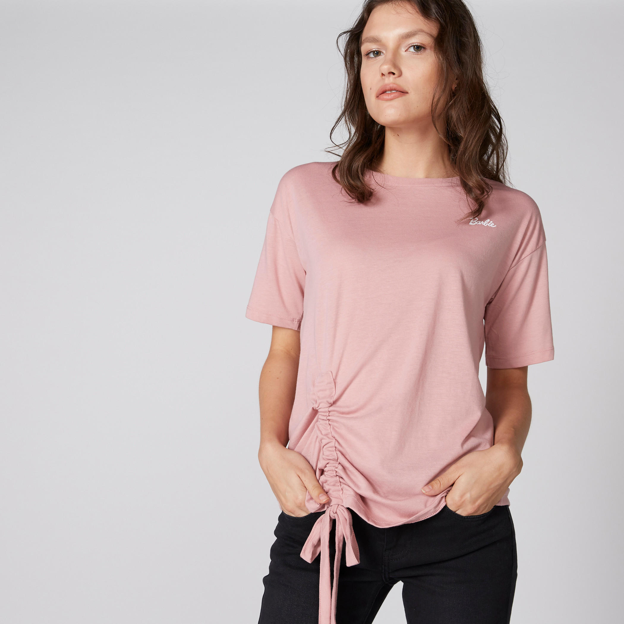 بلوزة بياقة مستديرة وأربطة وطبعات باربي-women-clothing-tshirts-image-1
