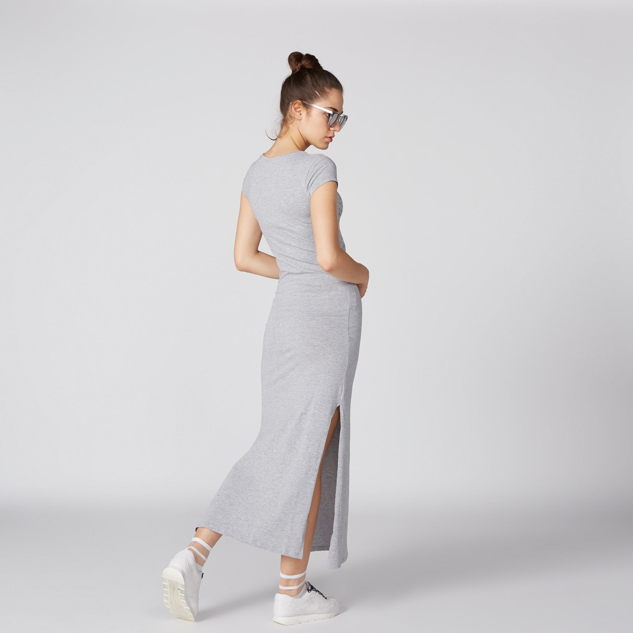 فستان طويل بياقة مستديرة وأكمام كاب وطبعات باربي-women-clothing-dresses-image-3