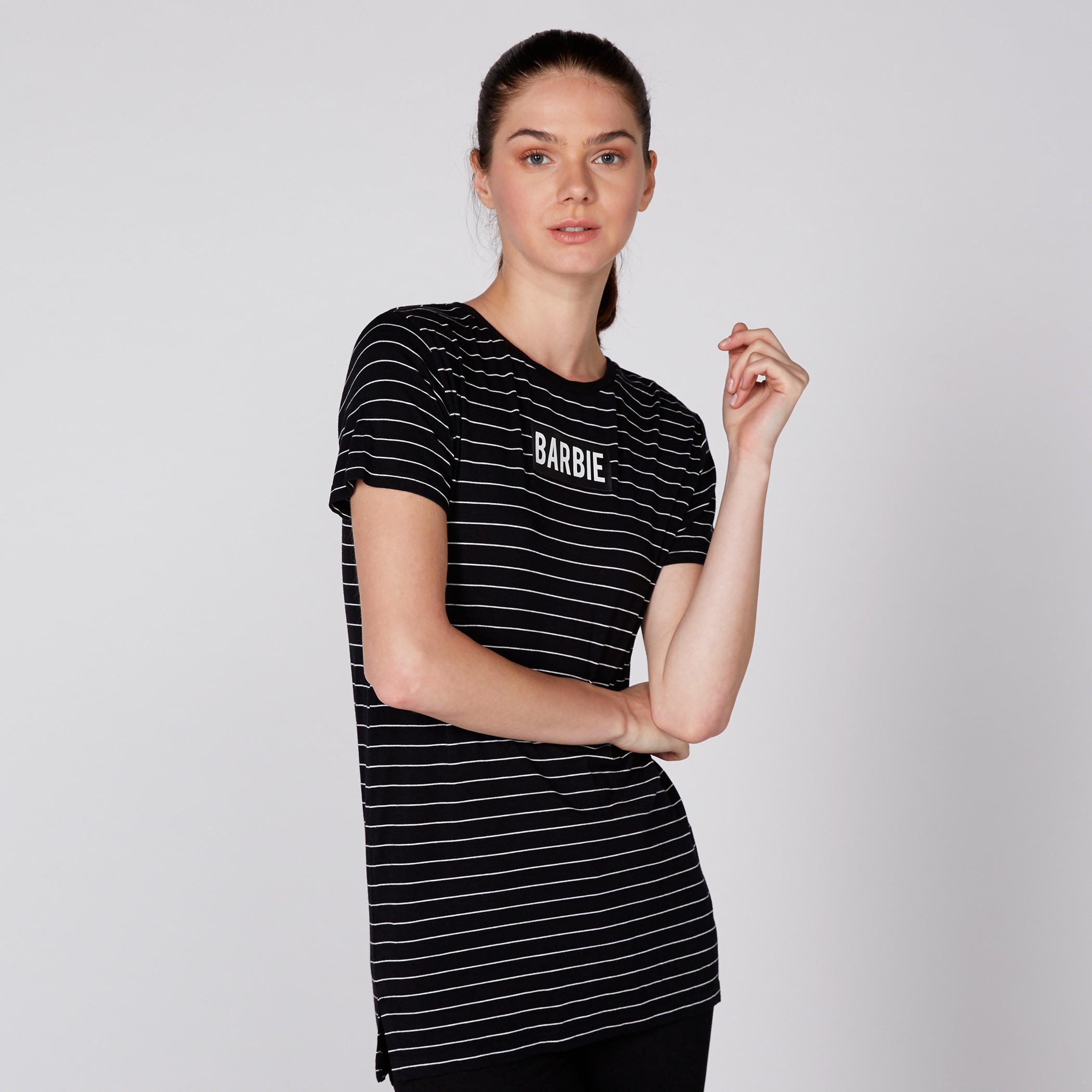 تيشيرت مقلّم بياقة مستديرة وأكمام قصيرة-women-clothing-tshirts-image-1