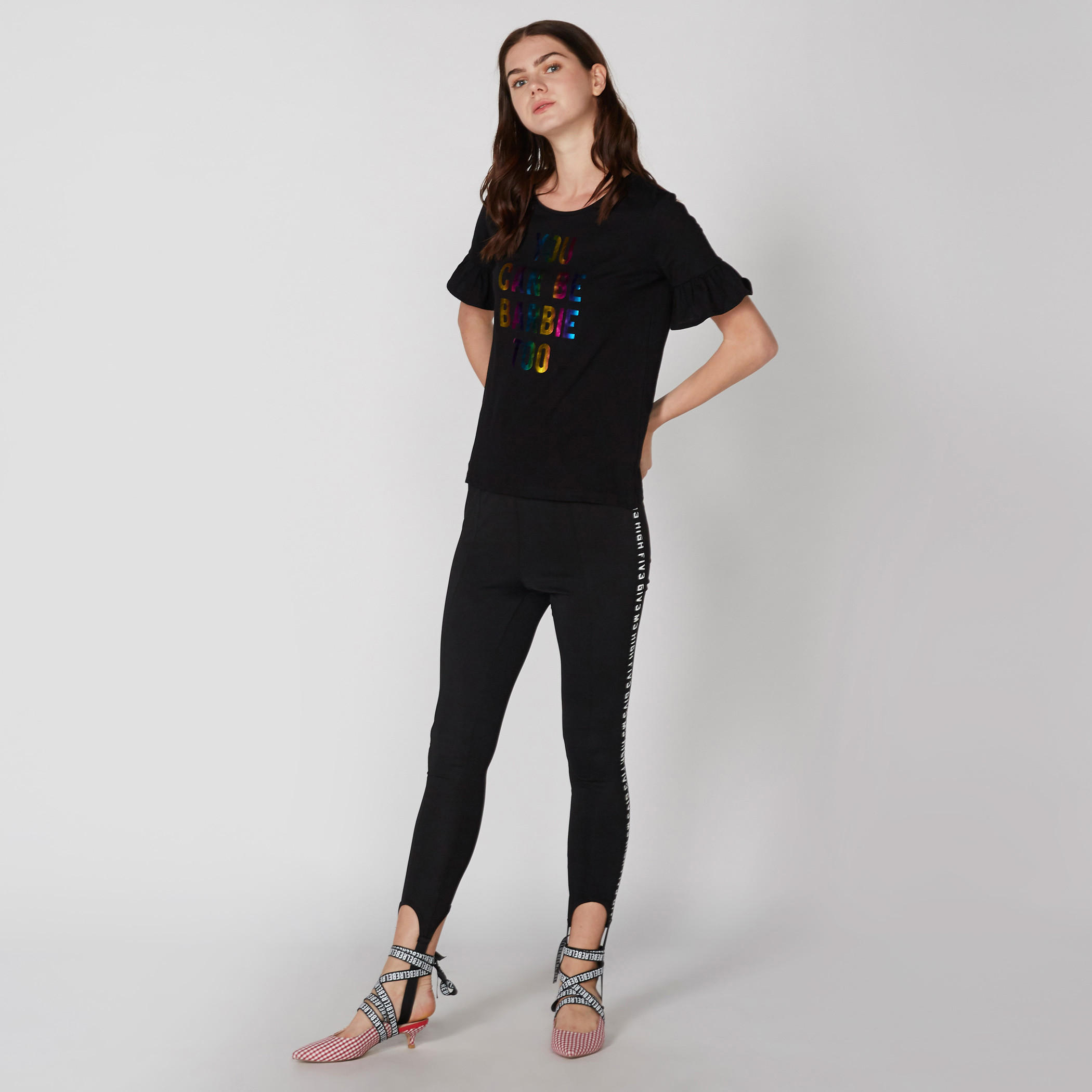 بلوزة بياقة مستديرة وتفاصيل كشكش مع طبعات باربي-women-clothing-shirtsandblouses-blouses-image-2