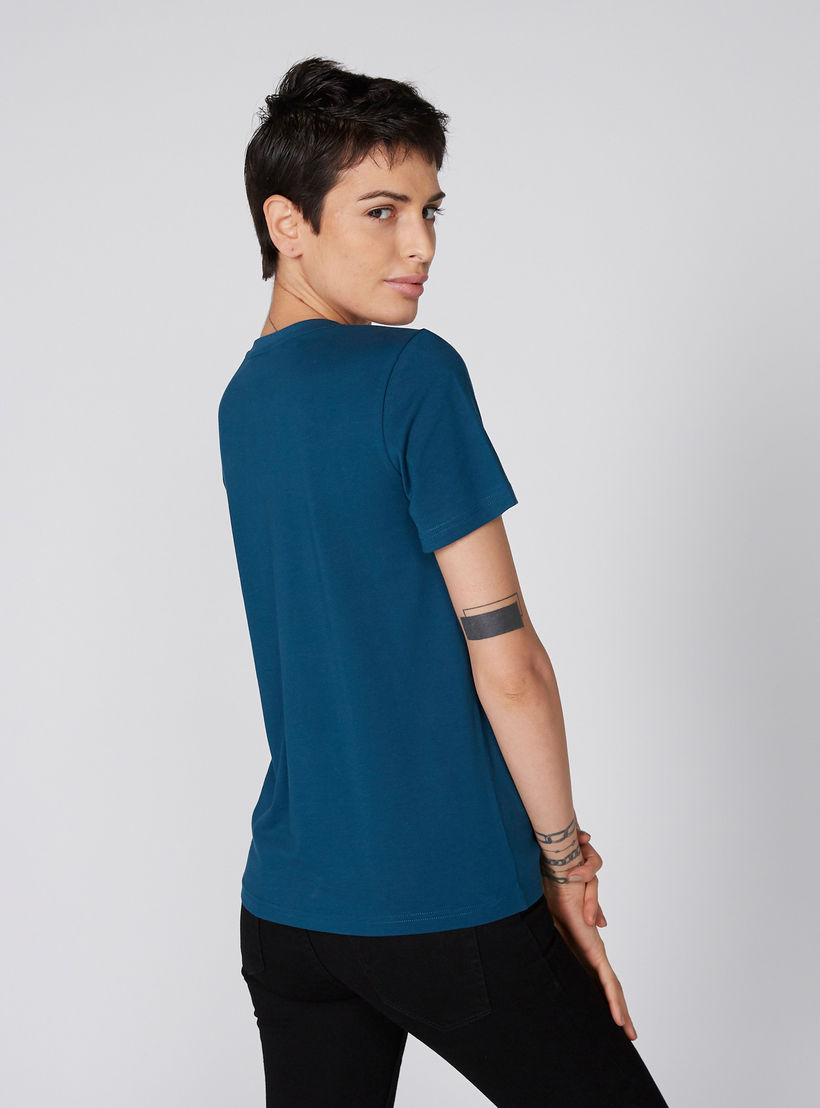 تيشيرت بياقة مستديرة وأكمام قصيرة وطبعات باربي-women-clothing-tshirts-image-3