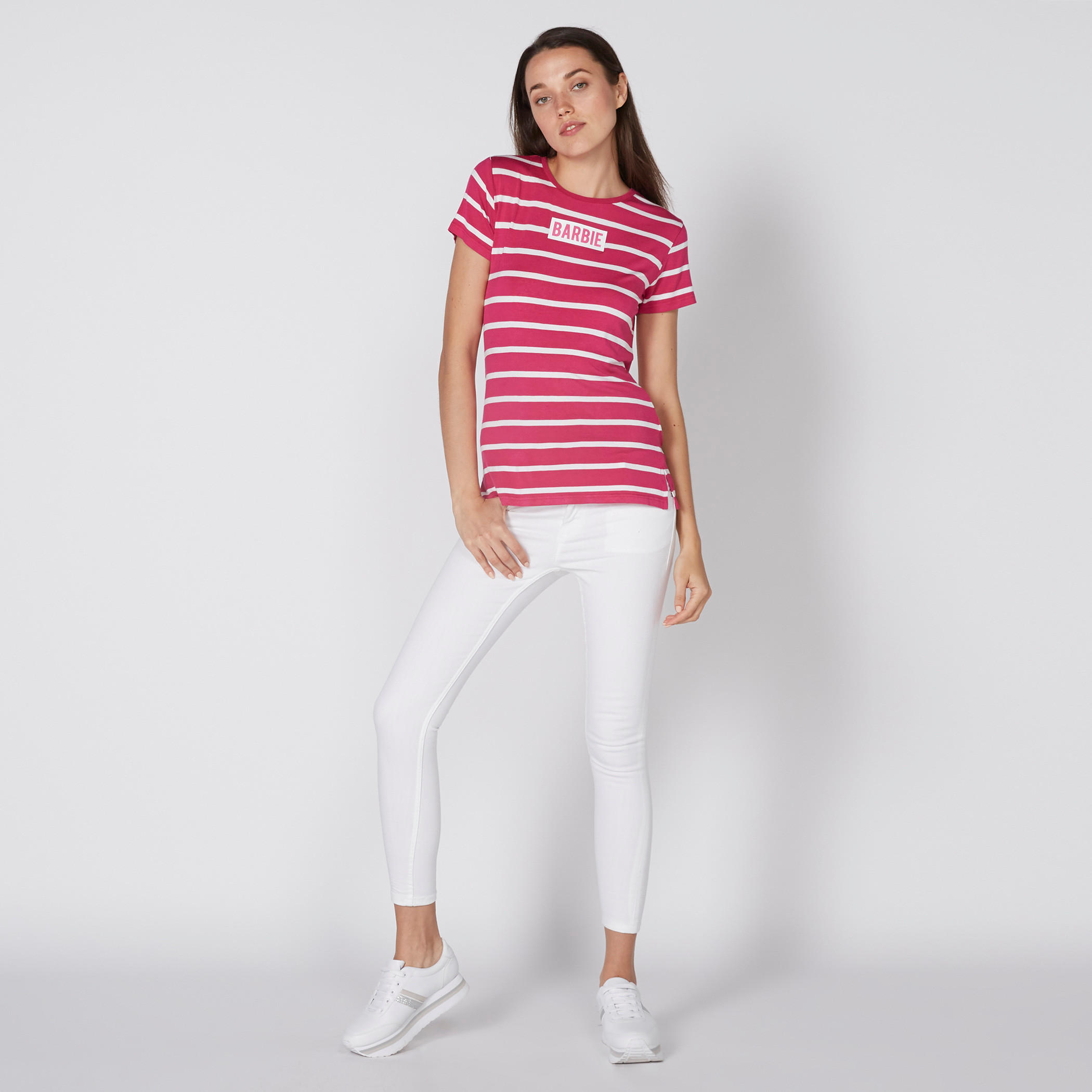تيشيرت مقلّم بياقة مستديرة وأكمام قصيرة باربي-women-clothing-tshirts-image-3