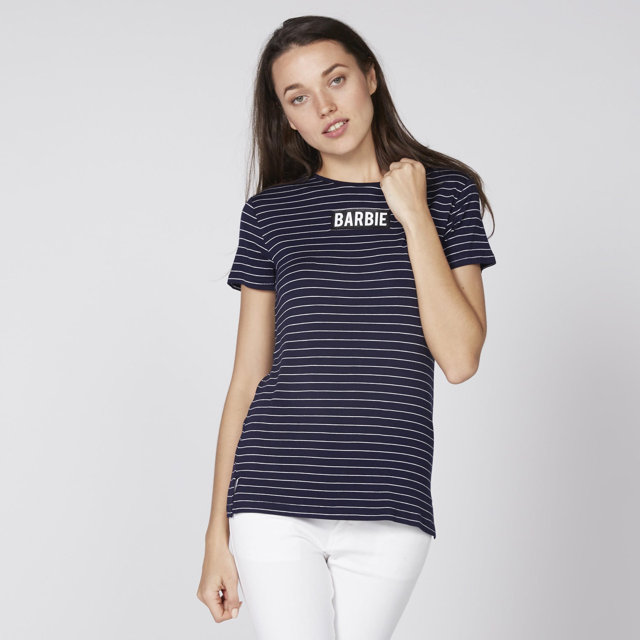 تيشيرت مقلّم بياقة مستديرة وأكمام قصيرة باربي-women-clothing-tshirts-image-1