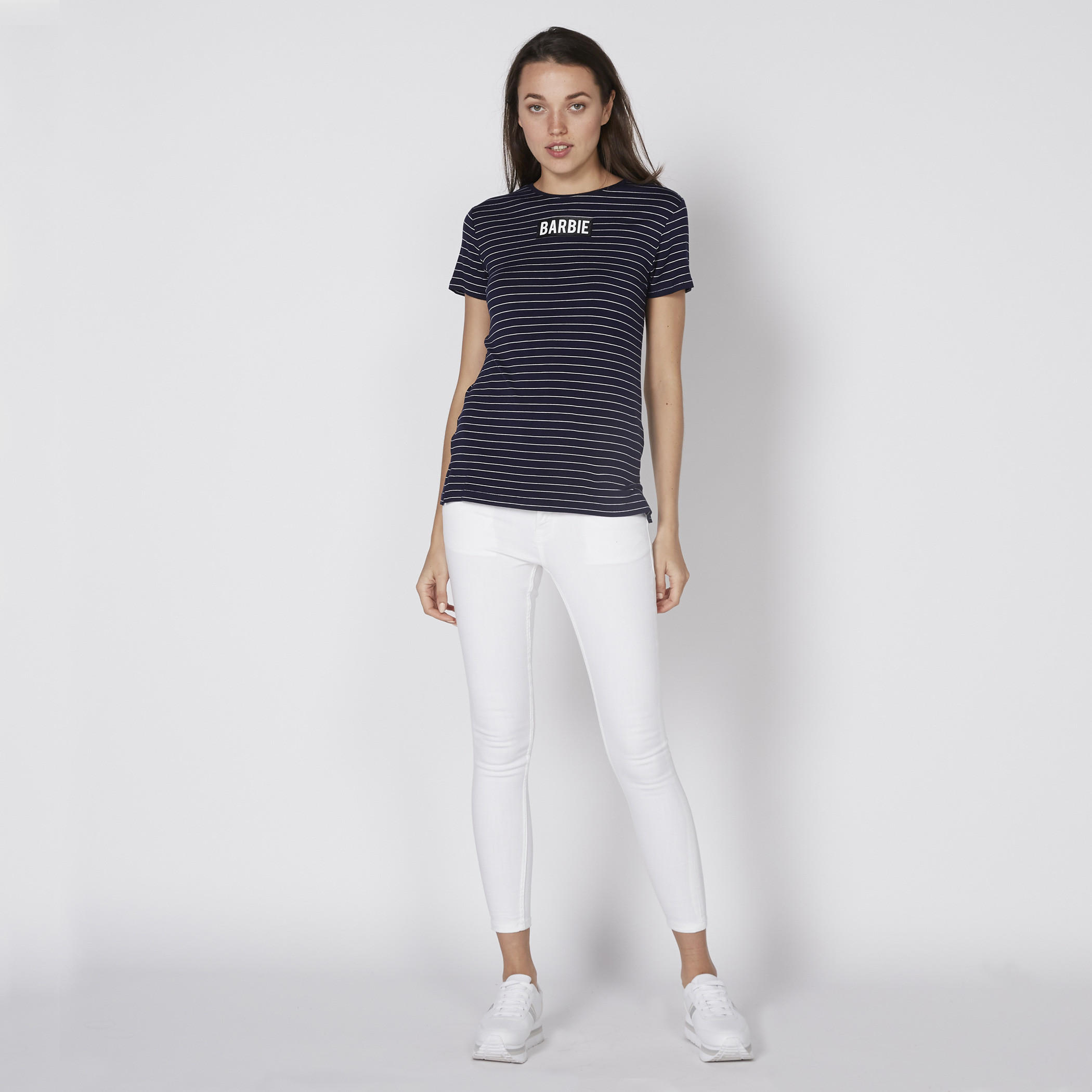 تيشيرت مقلّم بياقة مستديرة وأكمام قصيرة باربي-women-clothing-tshirts-image-3