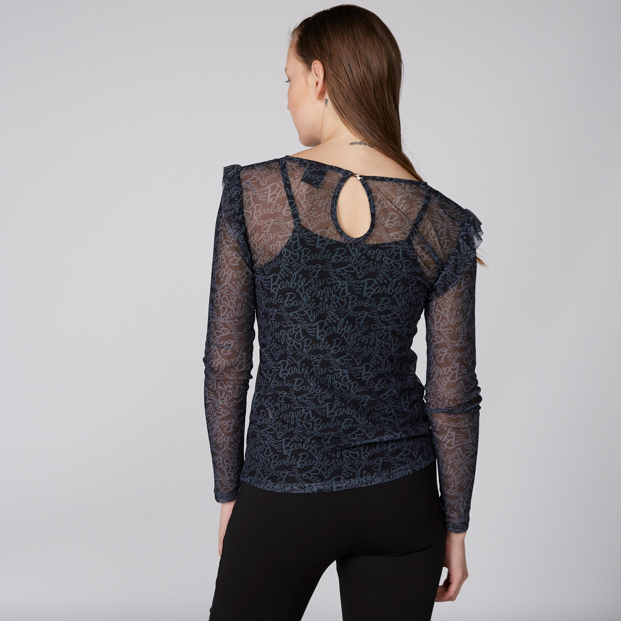 بلوزة بياقة مستديرة وأكمام طويلة وتفاصيل كشكش من باربي-women-clothing-shirtsandblouses-blouses-image-3