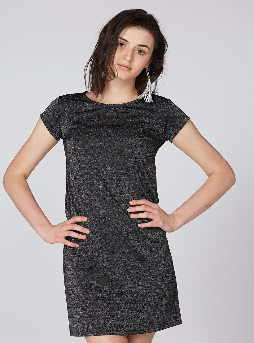 فستان قصير بياقة قارب وأكمام كاب من باربي-women-clothing-dresses-image-4