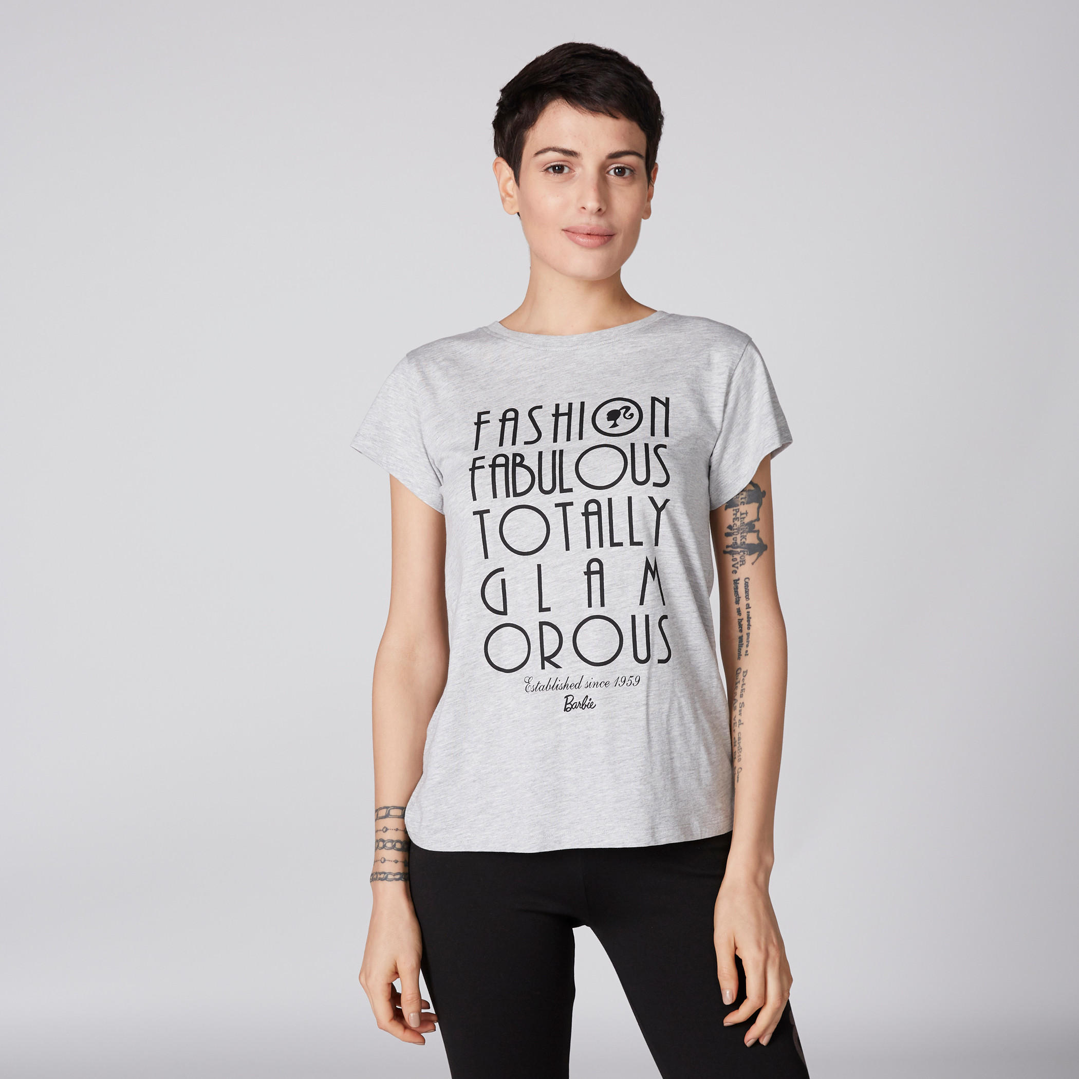 تيشيرت بياقة مستديرة وأكمام كاب وطبعات باربي-women-clothing-tshirts-image-1