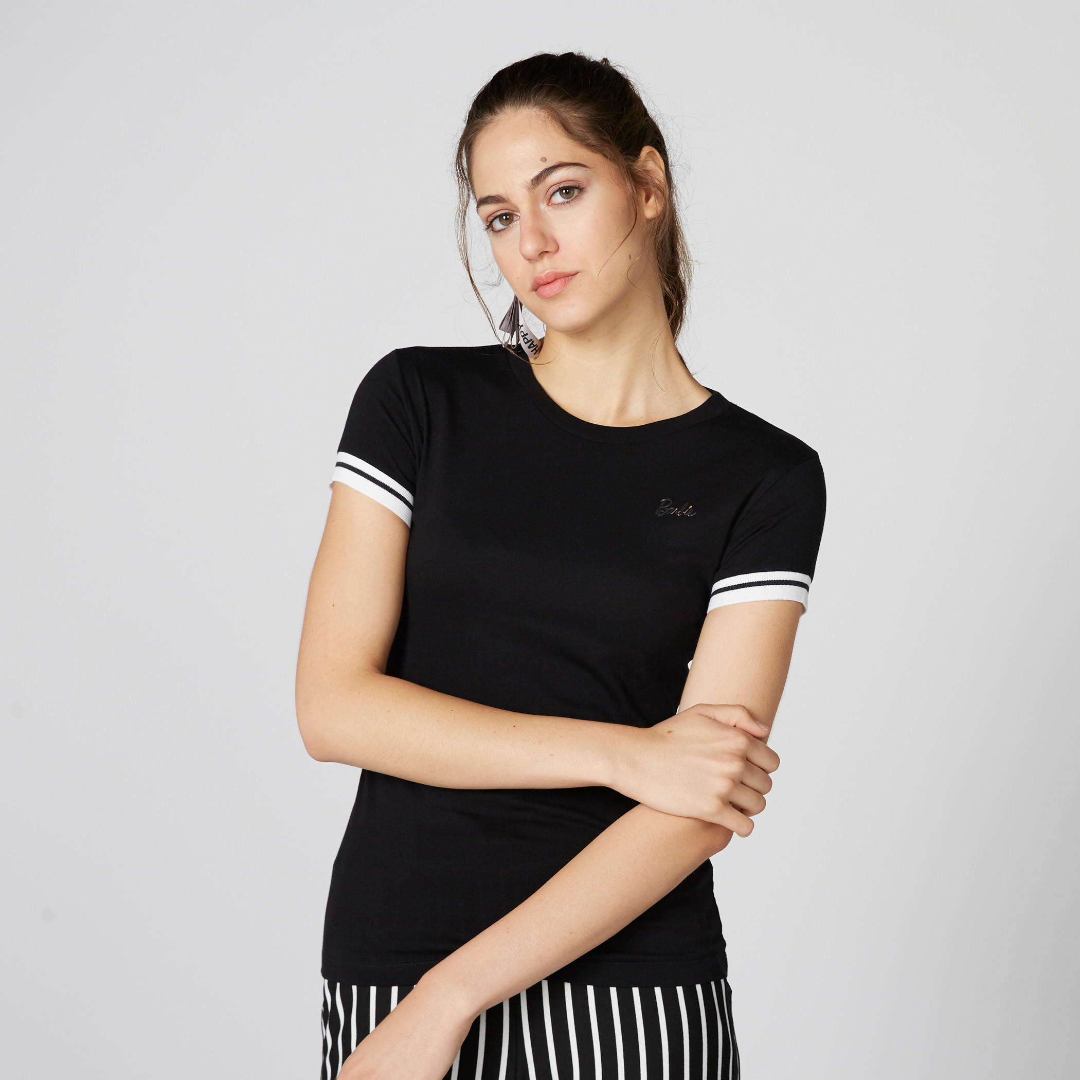 تيشيرت بياقة مستديرة وأكمام قصيرة من باربي-women-clothing-tshirts-image-2
