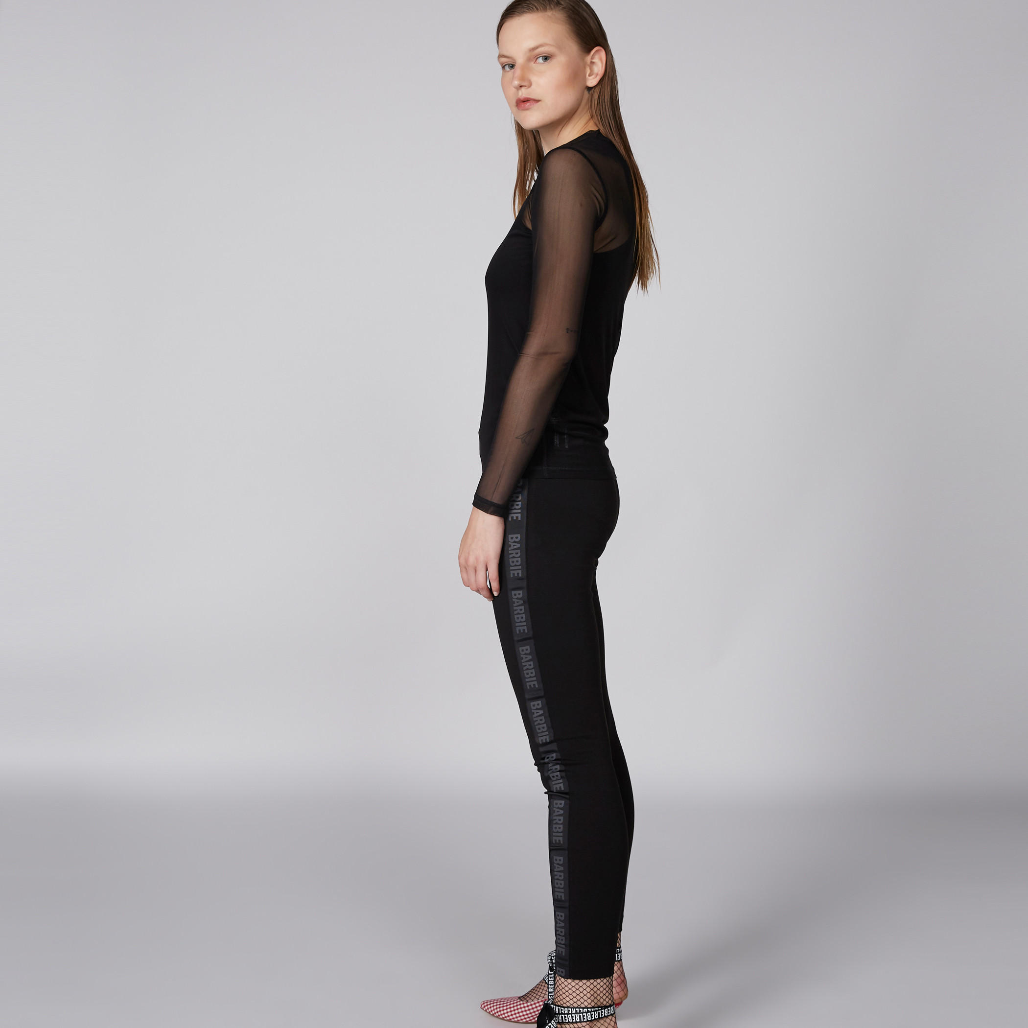 بلوزة شبكية بياقة عالية وأكمام طويلة وطبعات باربي-women-clothing-shirtsandblouses-blouses-image-2