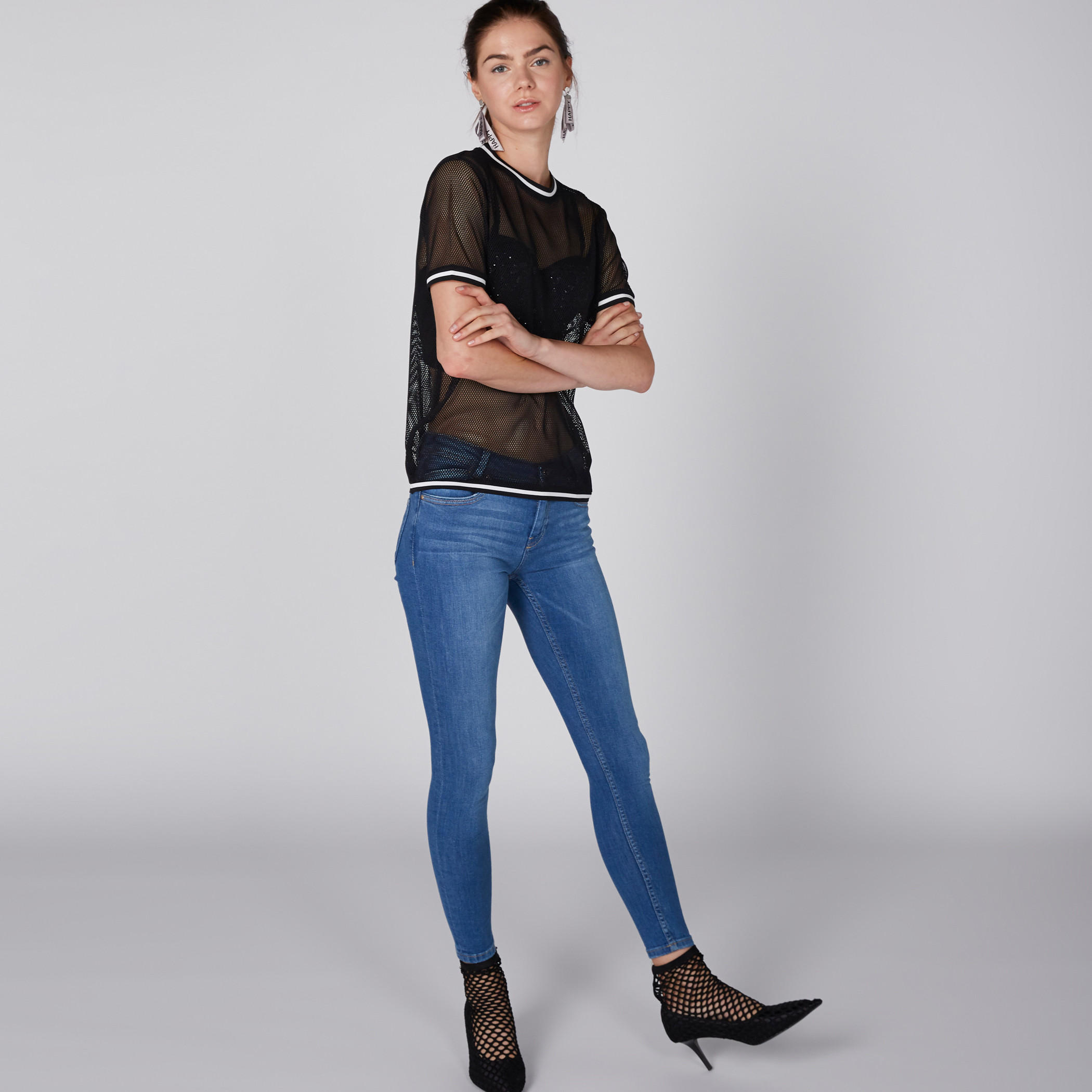 بلوزة شبكية بياقة مستديرة وأكمام قصيرة من باربي-women-clothing-shirtsandblouses-blouses-image-1