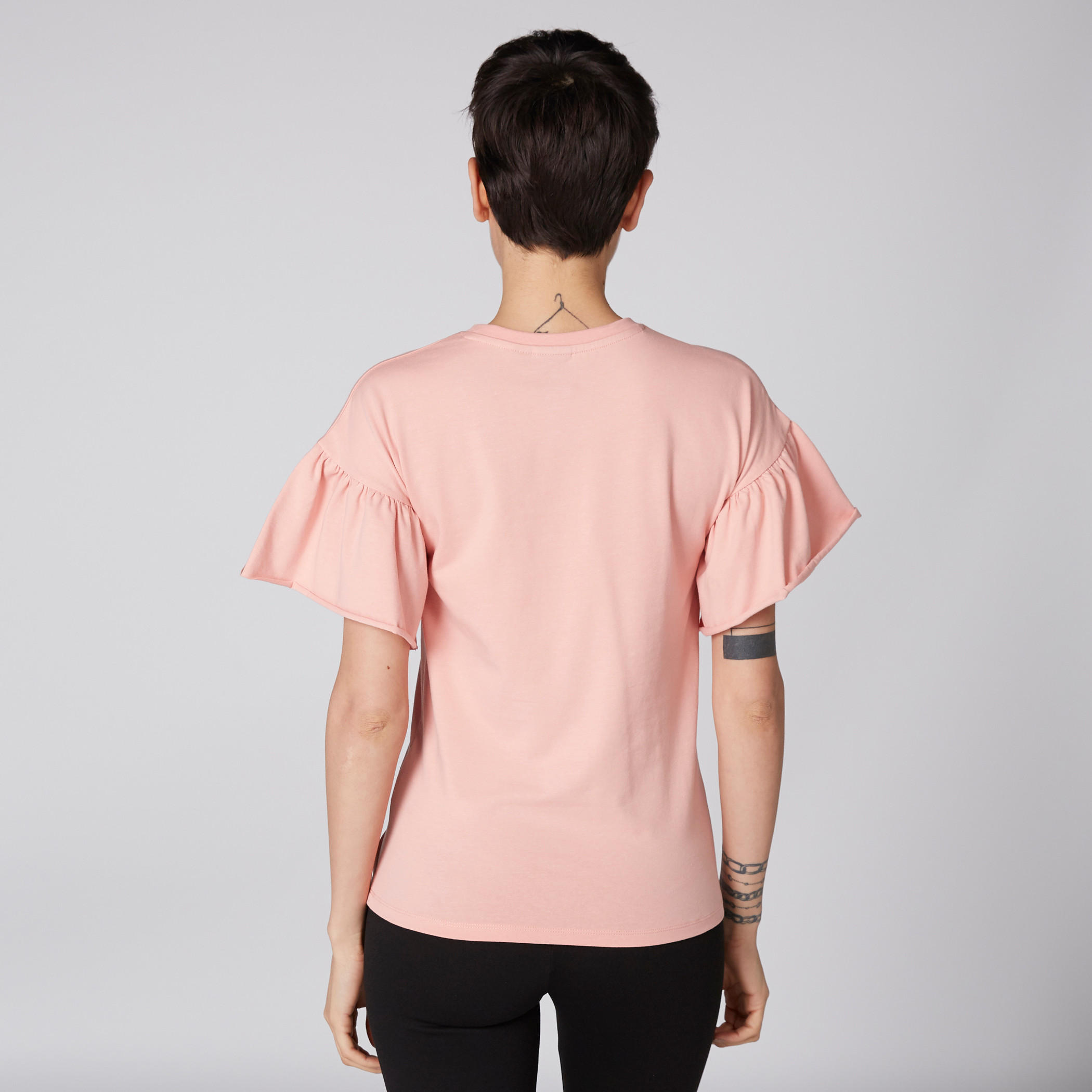 بلوزة بياقة مستديرة وأكمام واسعة وطبعات باربي-women-clothing-tshirts-image-2
