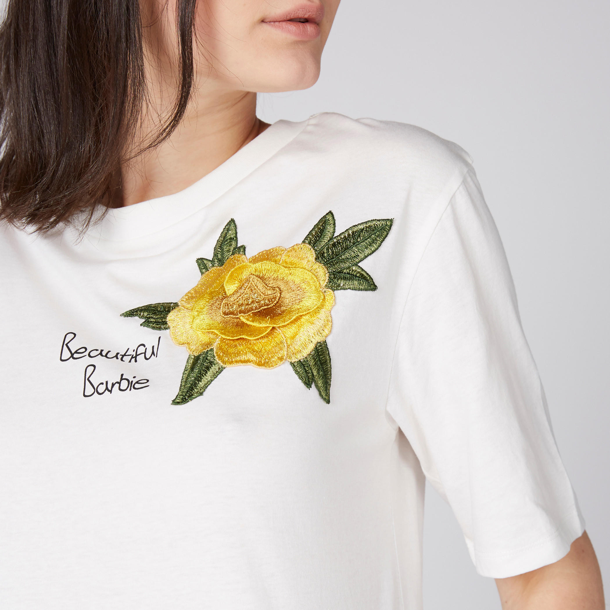 تيشيرت بياقة مستديرة وأكمام قصيرة وتطريز باربي-women-clothing-shirtsandblouses-shirts-image-2