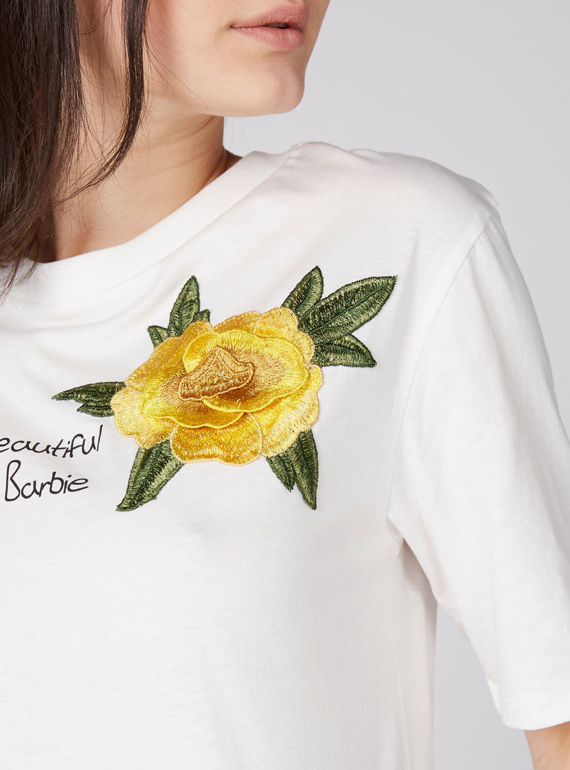 تيشيرت بياقة مستديرة وأكمام قصيرة وتطريز باربي-women-clothing-shirtsandblouses-shirts-image-2