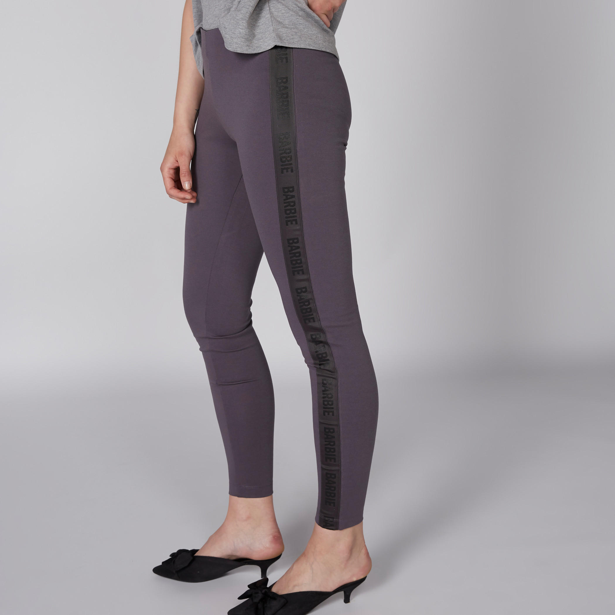 بنطال طويل بخصر مطّاطي وطبعات باربي-women-clothing-bottoms-trousers-image-4