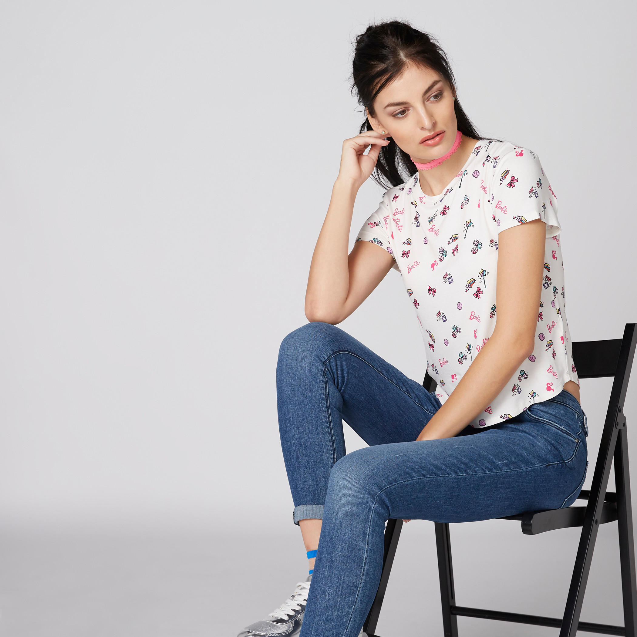 تيشيرت بياقة مستديرة وأكمام قصيرة وطبعات باربي-women-clothing-tshirts-image-1