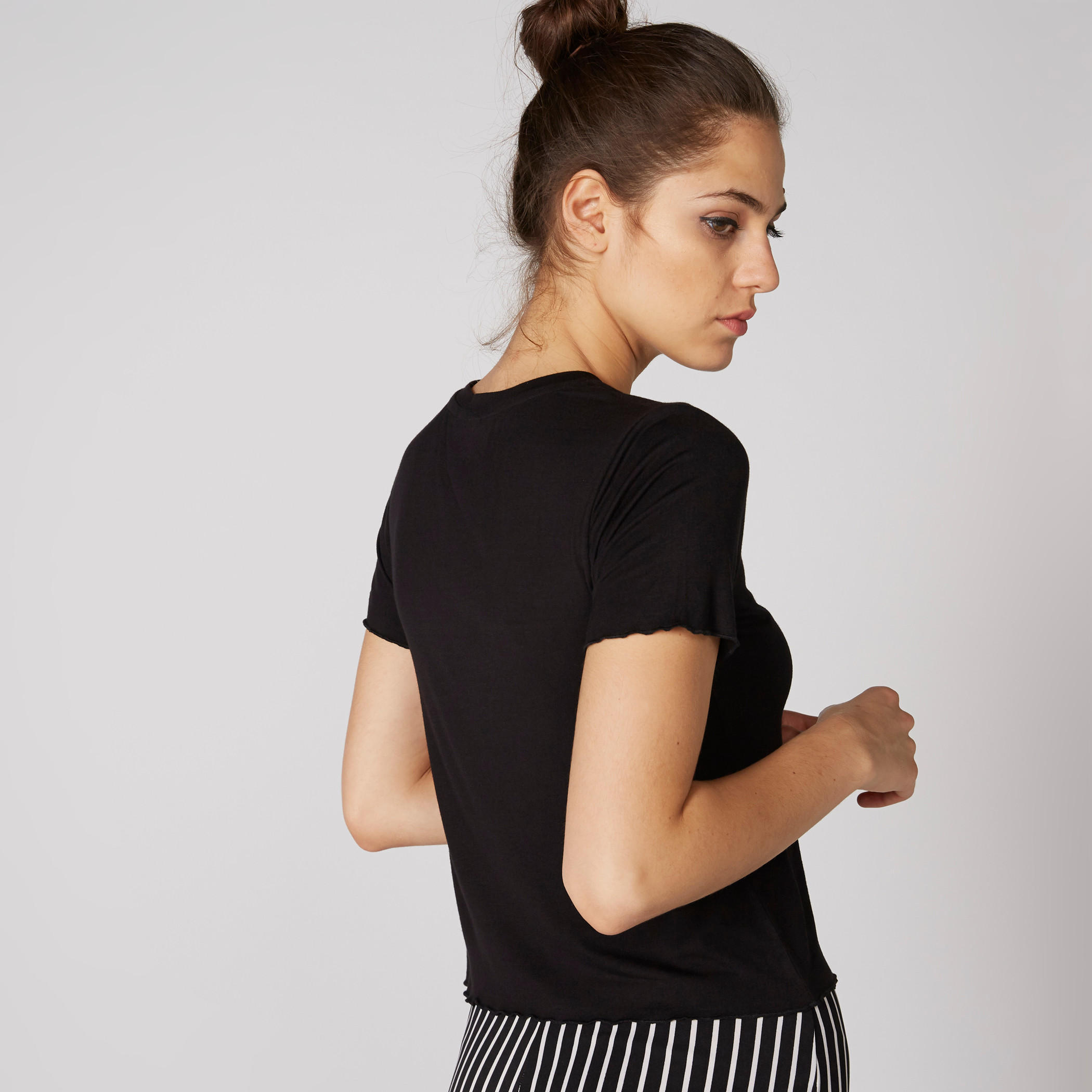 تيشيرت بياقة مستديرة وأكمام قصيرة-women-clothing-tshirts-image-2
