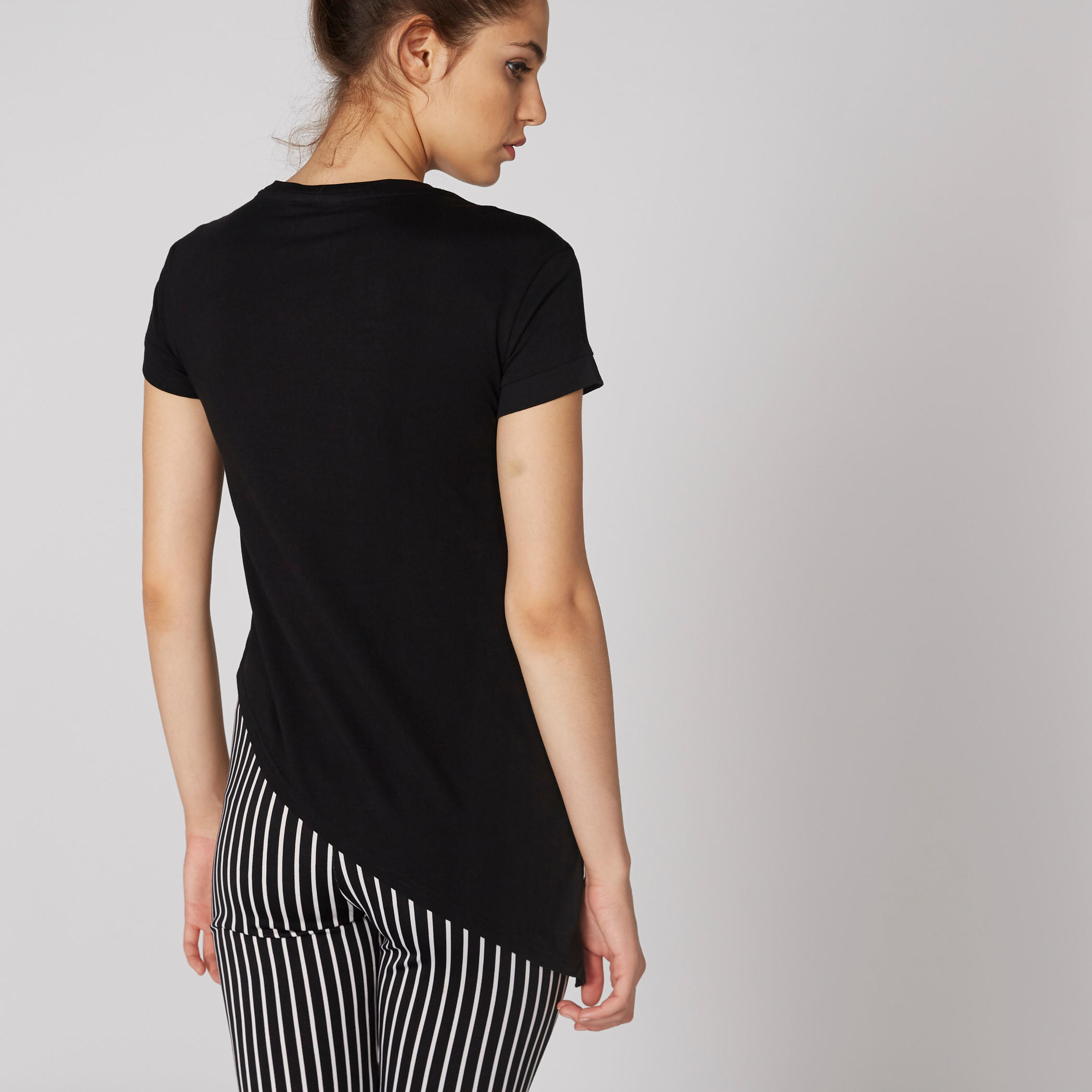 بلوزة بطبعات باربي وحواف غير مستوية-women-clothing-tshirts-image-2