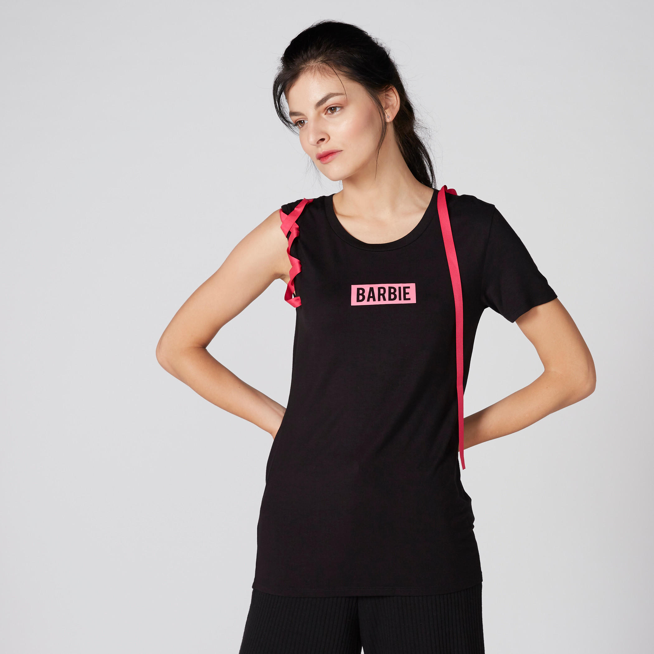 تيشيرت بياقة مستديرة وطبعات باربي-women-clothing-tshirts-image-3