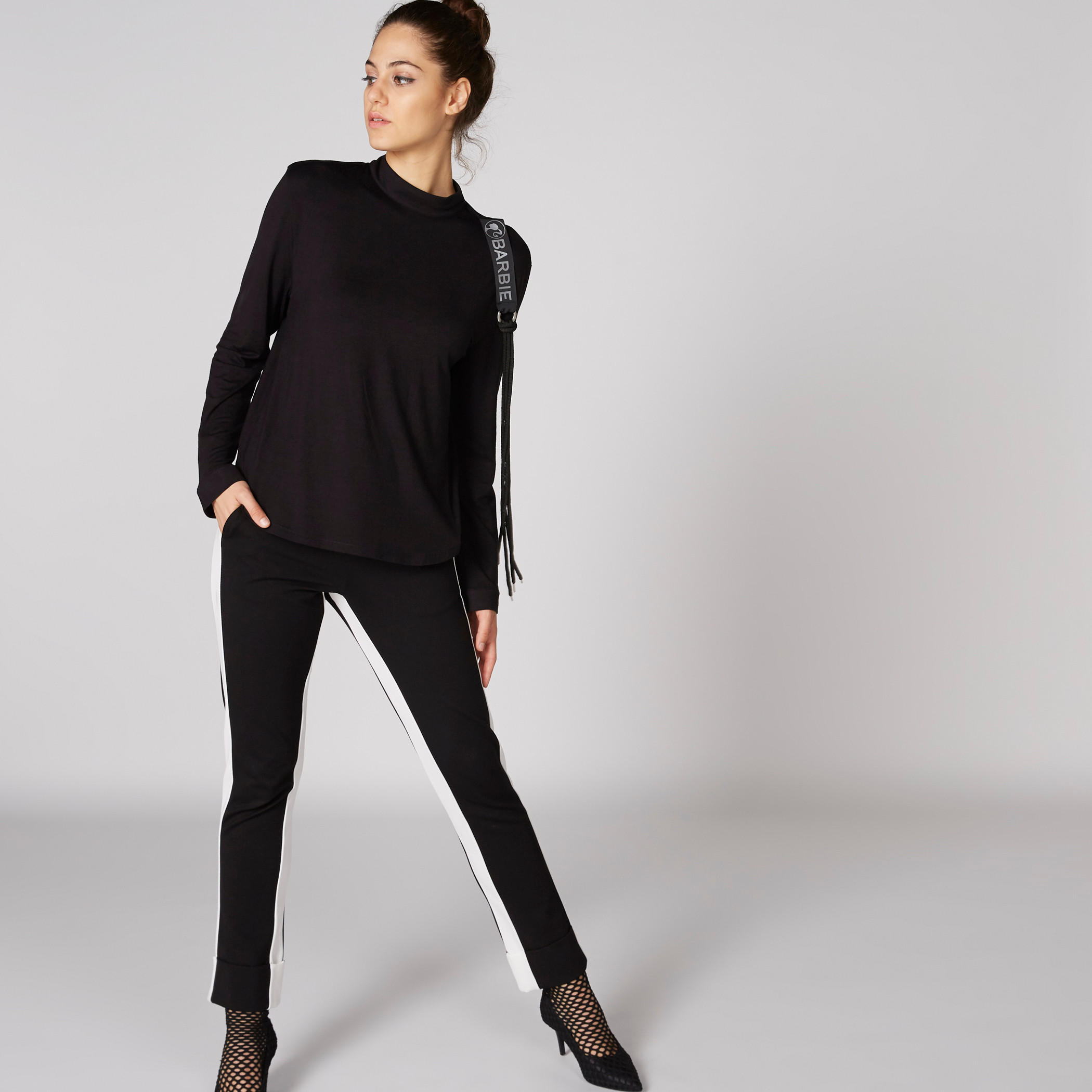تيشيرت باربي بياقة عالية وأكمام طويلة-women-clothing-shirtsandblouses-shirts-image-1