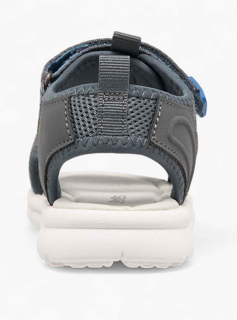 Juniors Textured Floaters with Hook and Loop Closure-boys-shoes-sandals-image-4