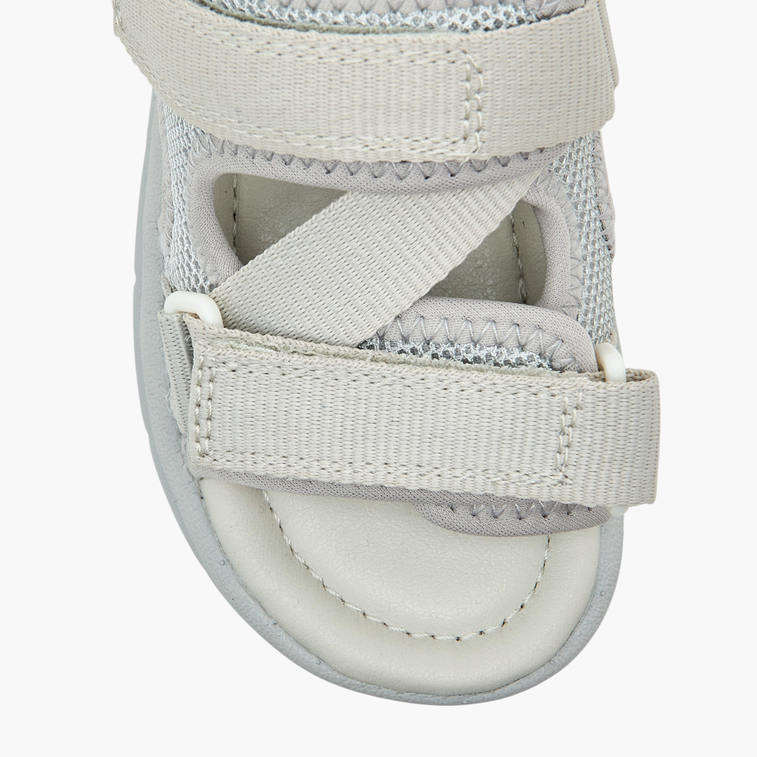 Juniors Textured Floaters with Hook and Loop Closure-boys-shoes-sandals-image-3