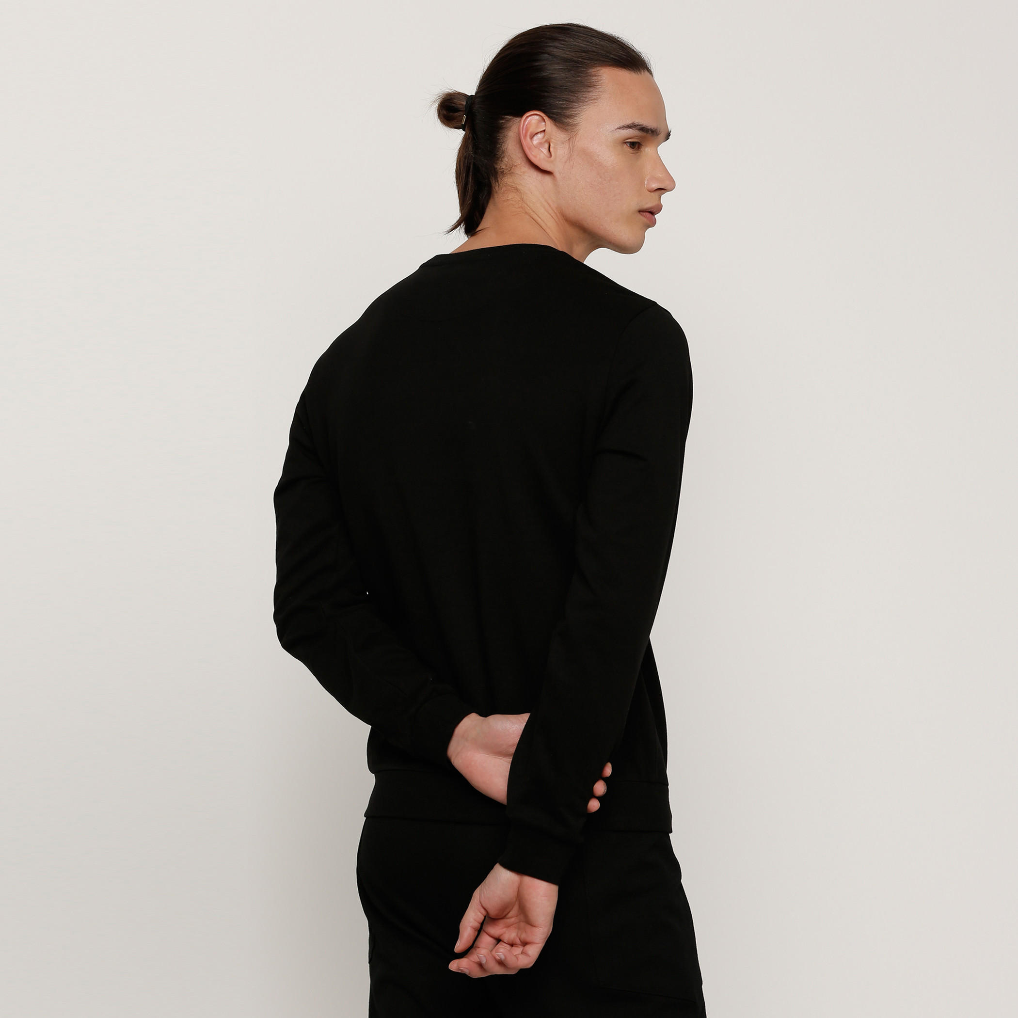 سويت شيرت مزيّن بياقة مستديرة وأكمام طويلة-men-clothing-sweatersandpullovers-image-2