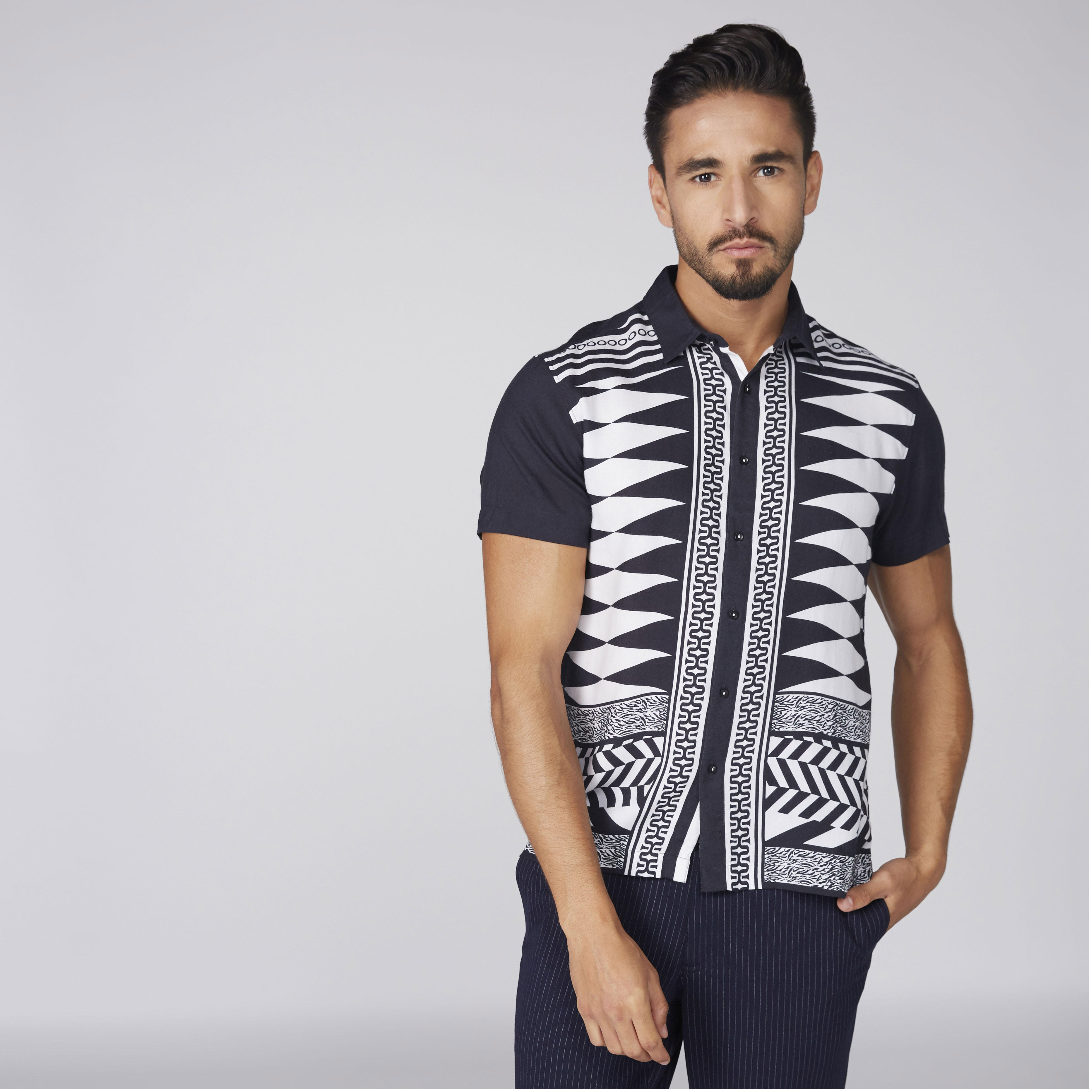 قميص بأكمام قصيرة وطبعات-men-clothing-shirts-image-1