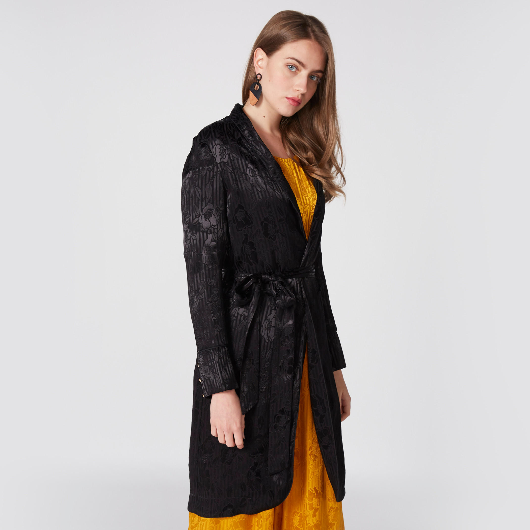 جاكيت طويل بأكمام طويلة ورباط-women-winterwear-coatsandjackets-jackets-image-2