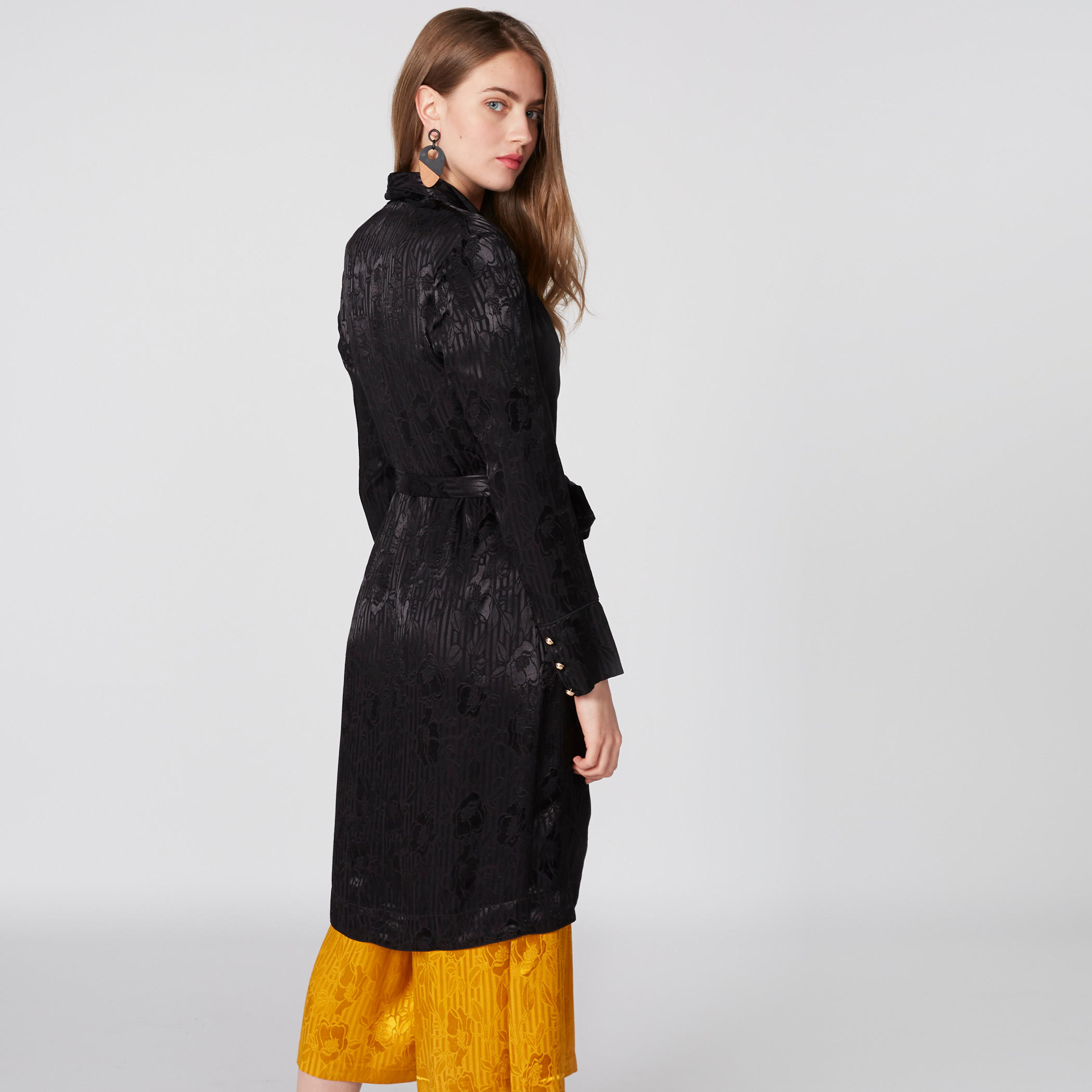 جاكيت طويل بأكمام طويلة ورباط-women-winterwear-coatsandjackets-jackets-image-3