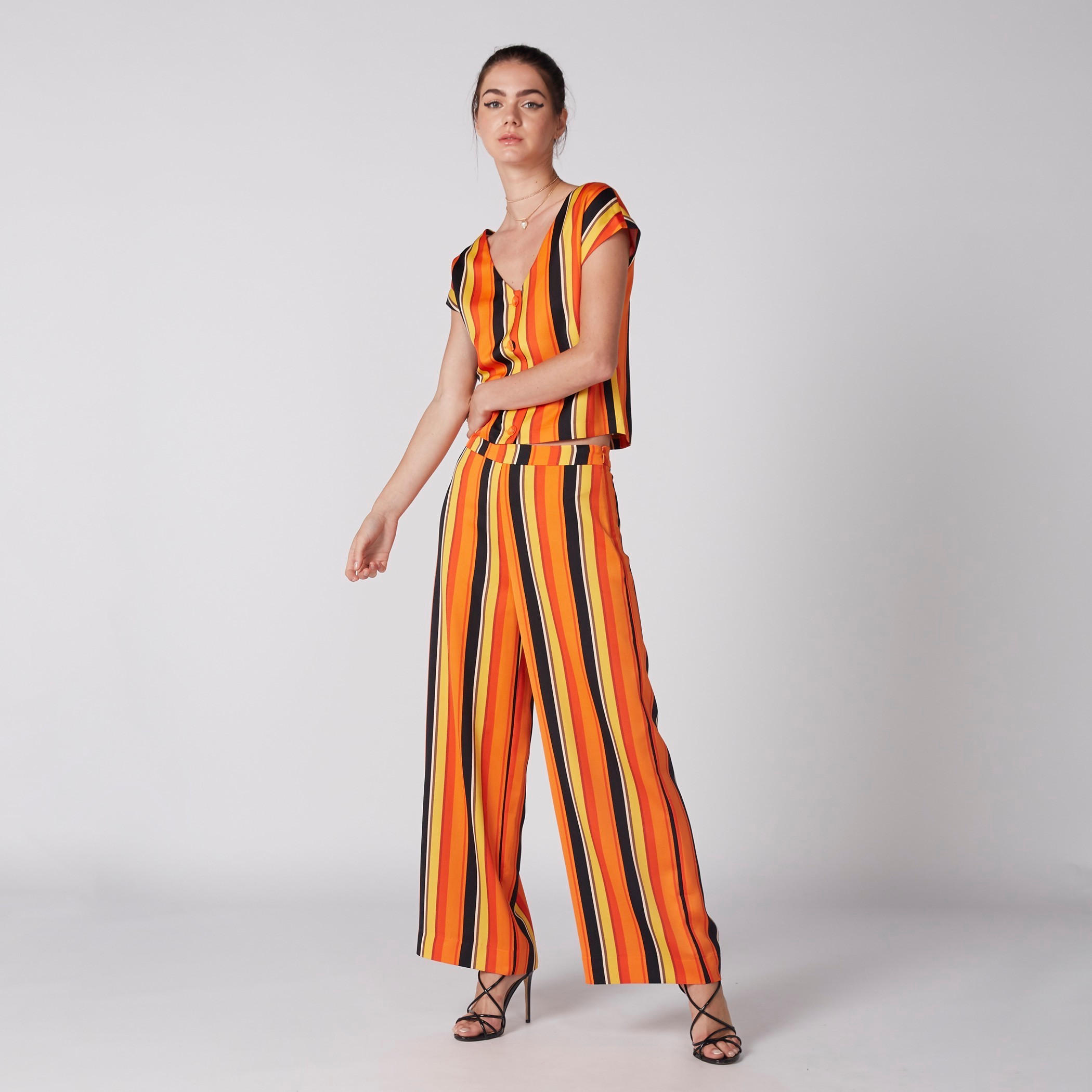 بنطال بالازو طويل مقلّم بخصر مطاطي-women-clothing-bottoms-trousers-image-1